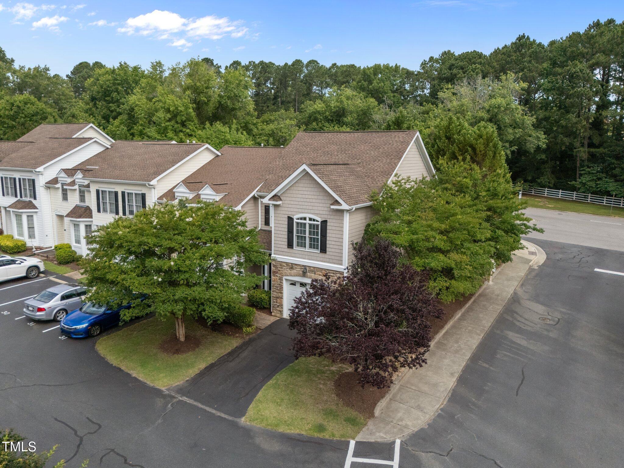 5515 South Roxboro 32