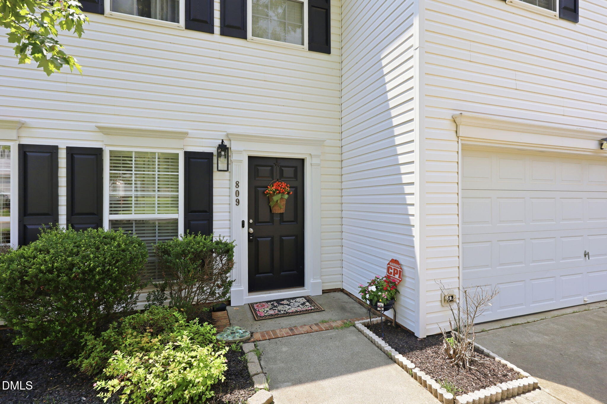 809 Stackhurst Way