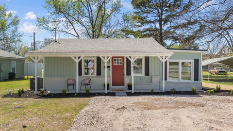 403 W Noble Street Selma NC 27576