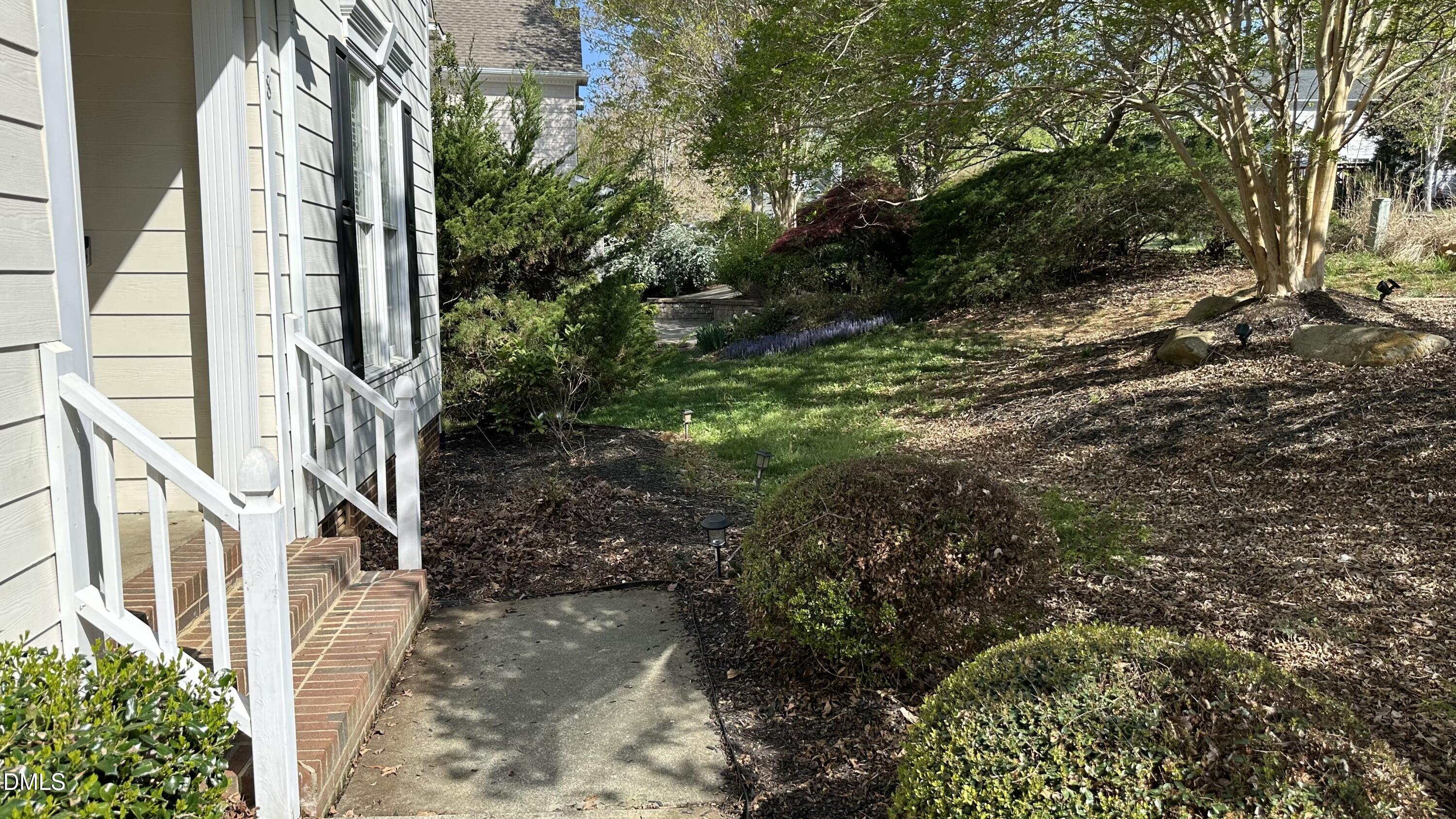 8 Arrowwood Court