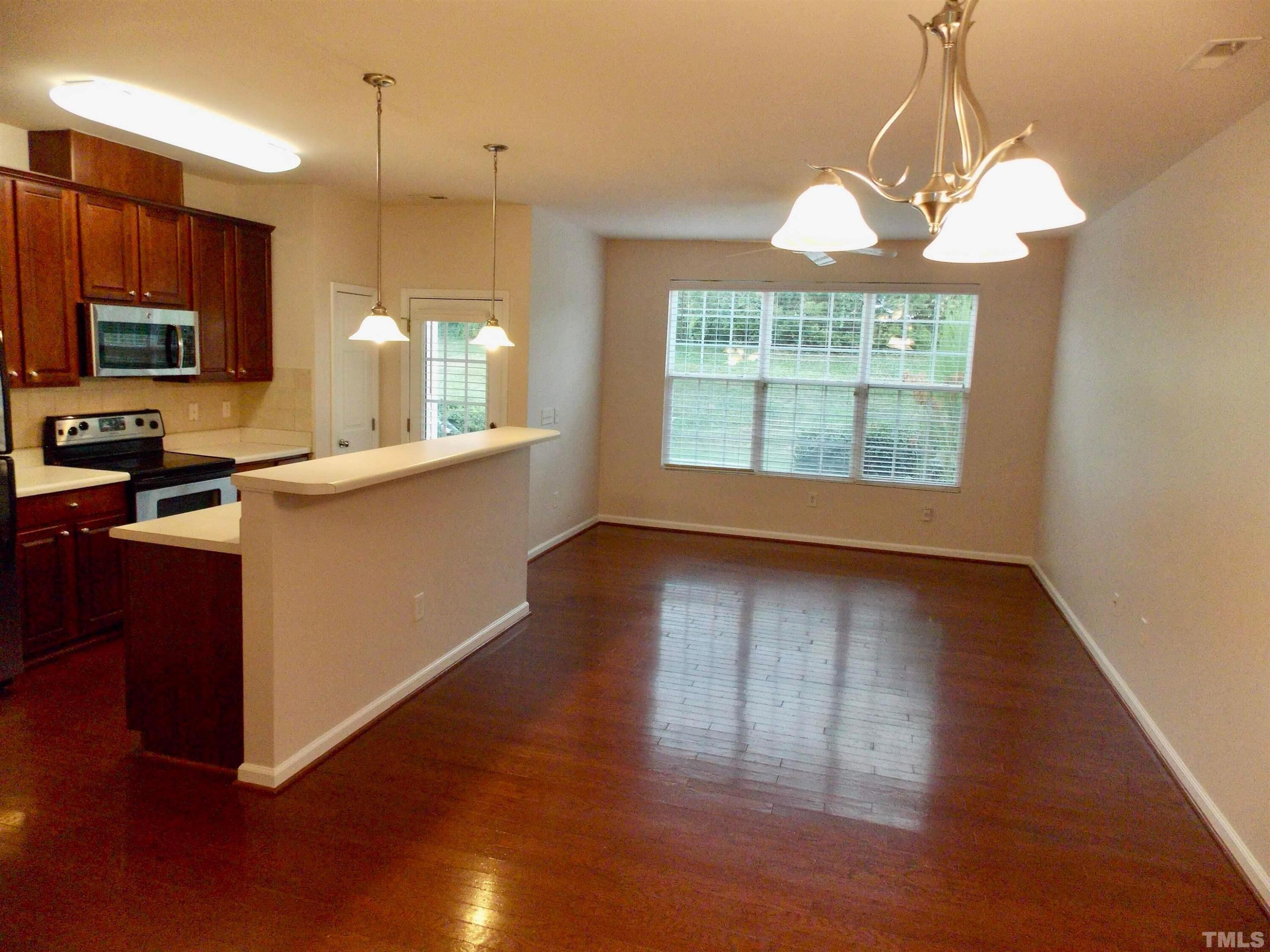 921 Shining Wire Way