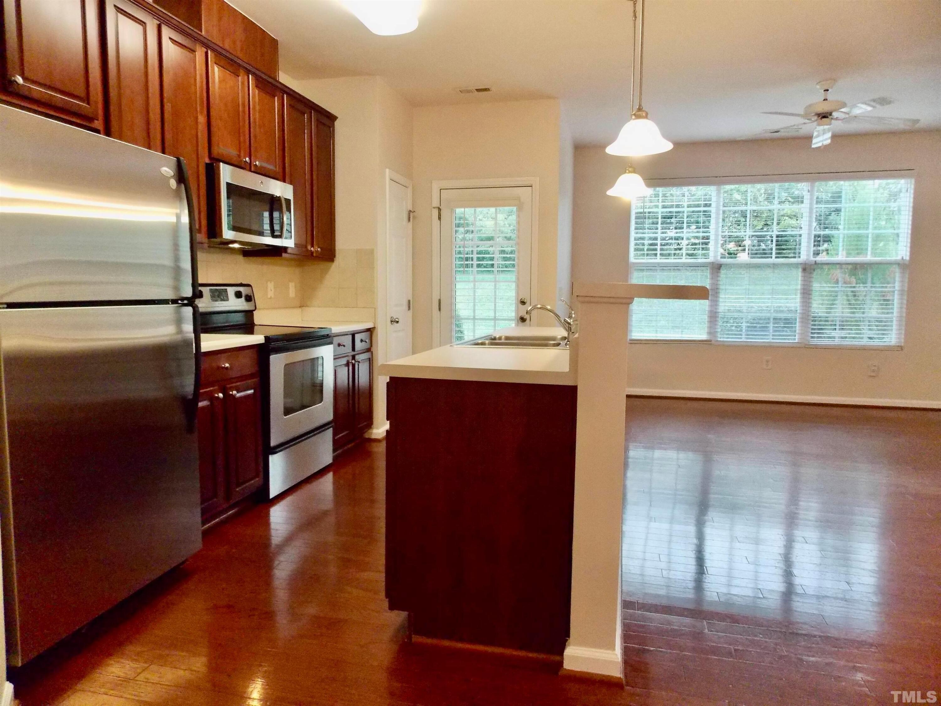921 Shining Wire Way