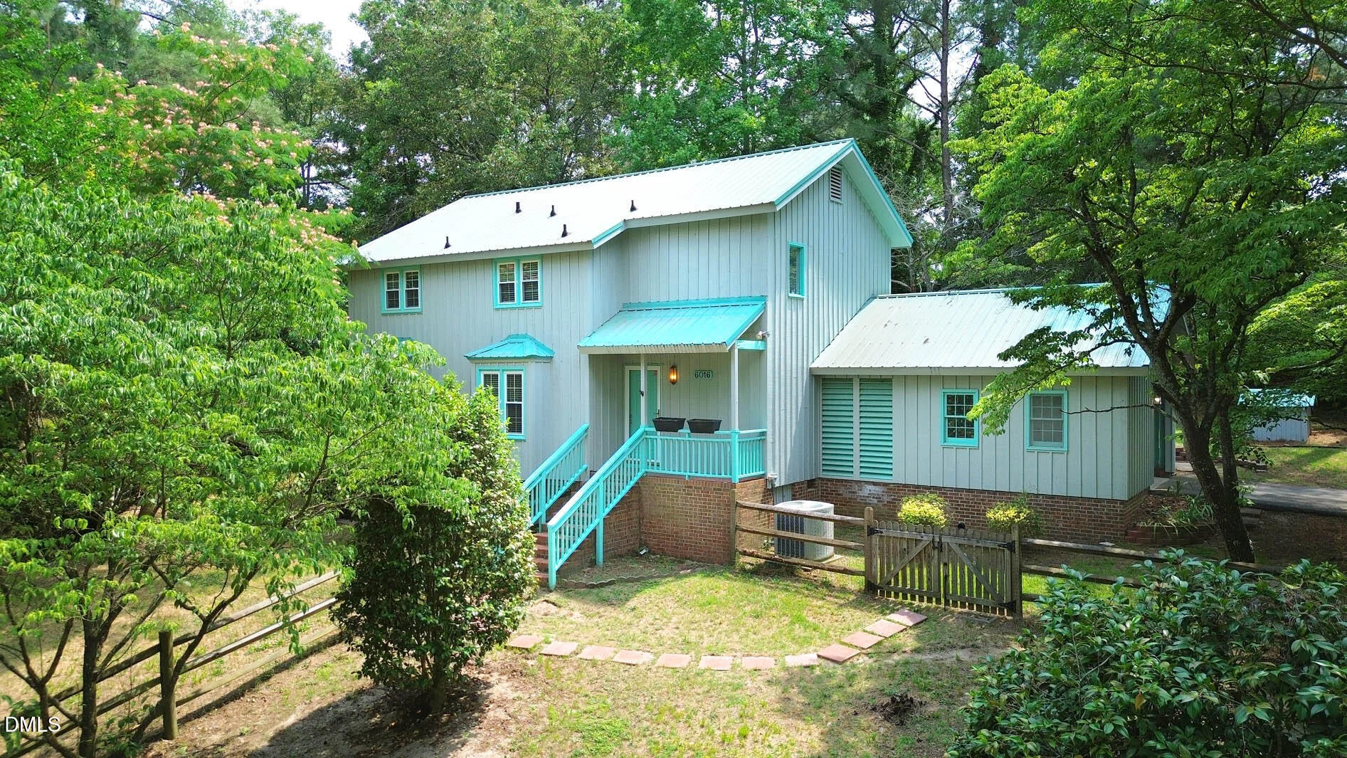6016 Thrush Circle