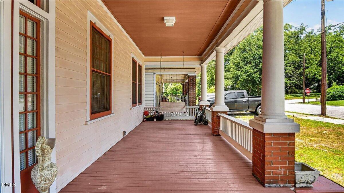 239 W Young Avenue