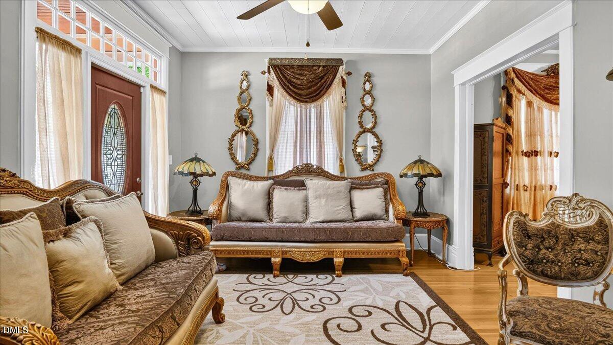 239 W Young Avenue