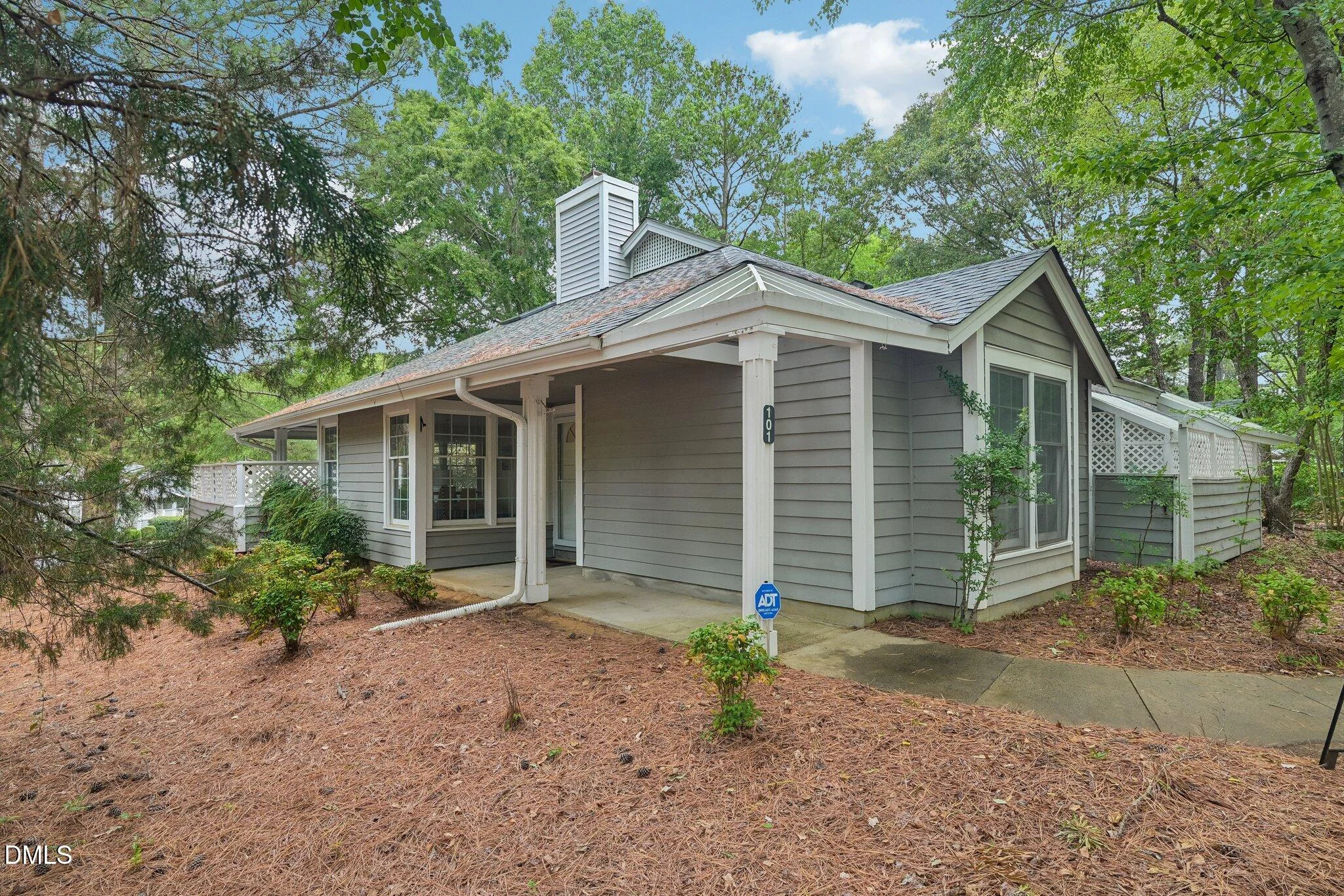 101 White Oak Way