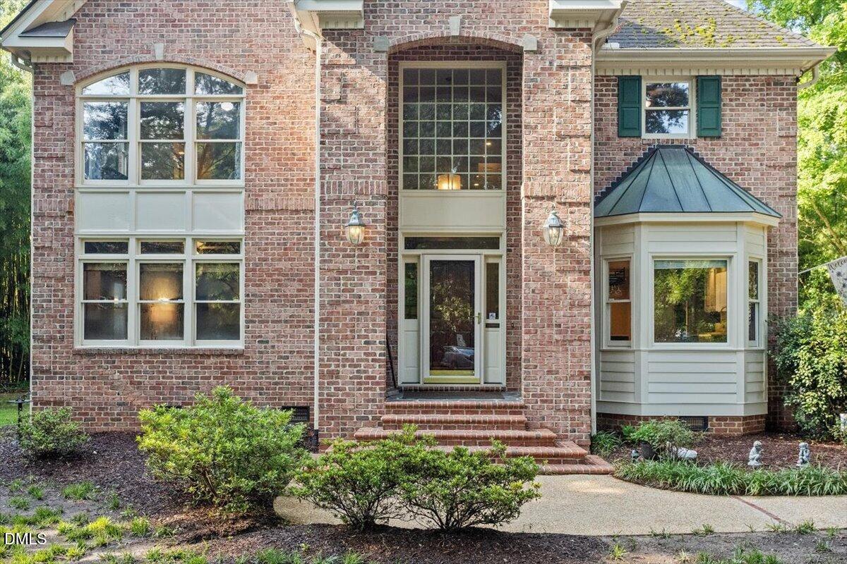 118 E Walnut Avenue