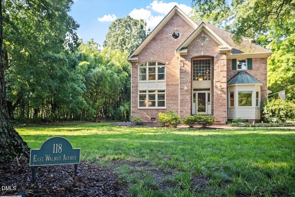 118 E Walnut Avenue
