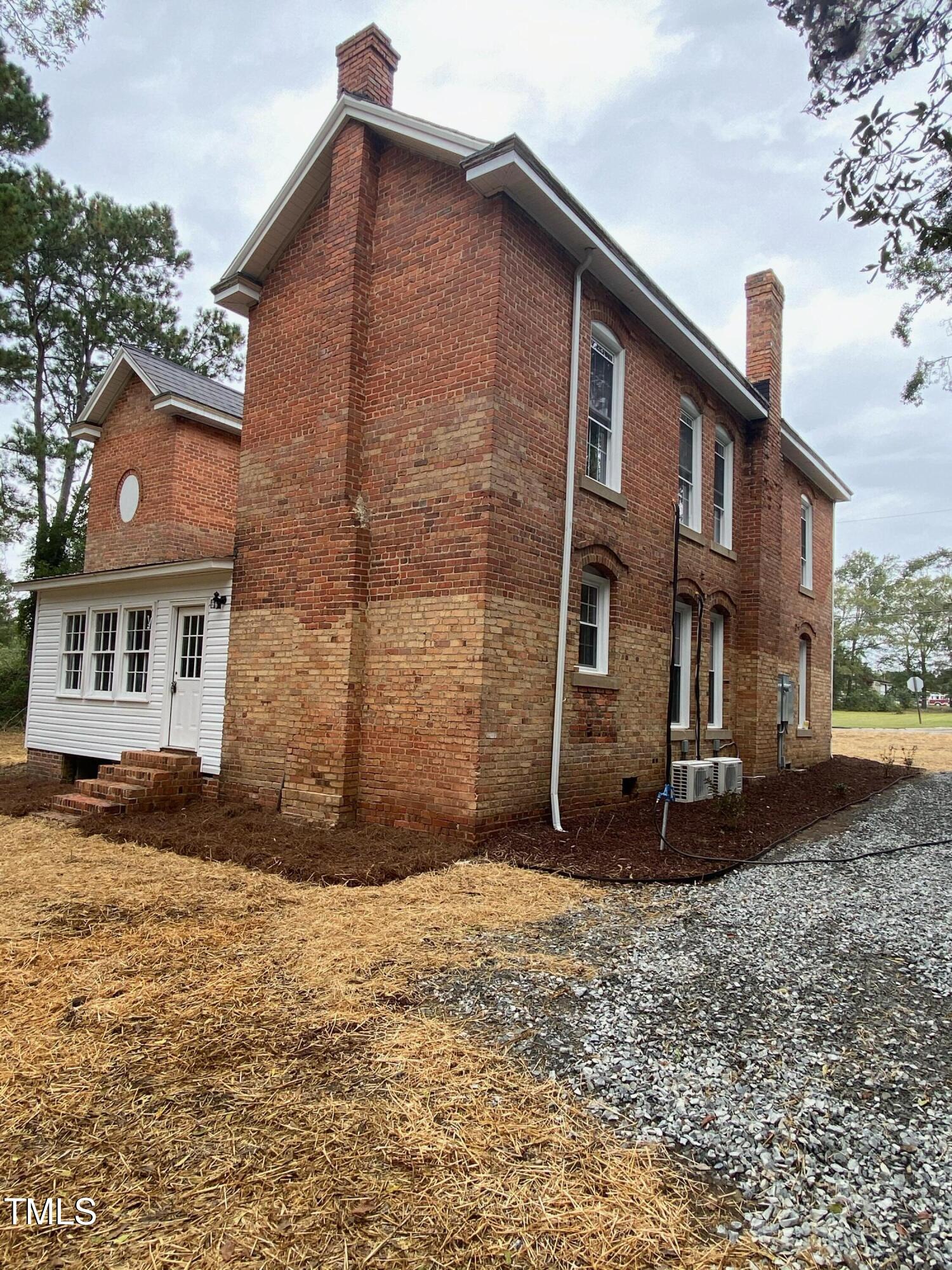 212 Martin Street