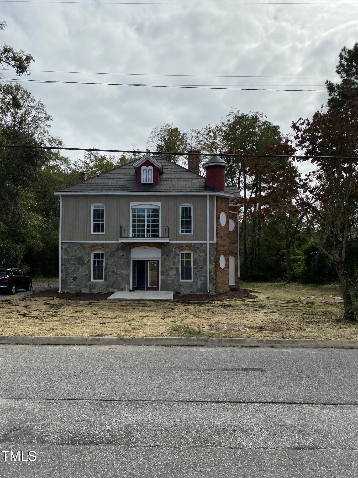 212 Martin Street