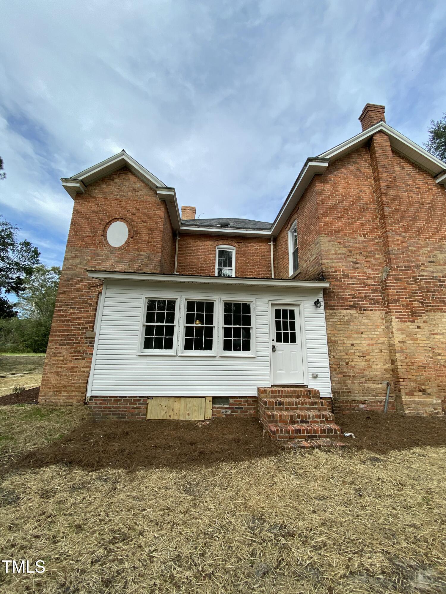 212 Martin Street