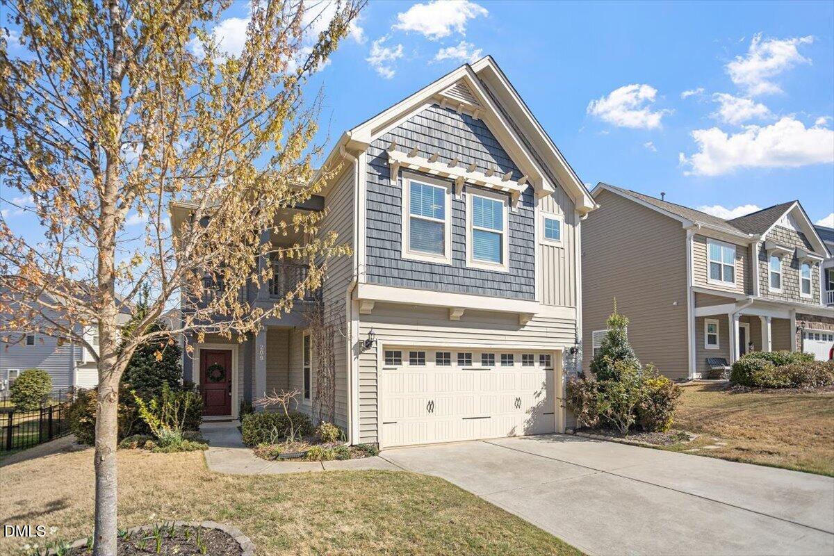 209 Maple Walk Street