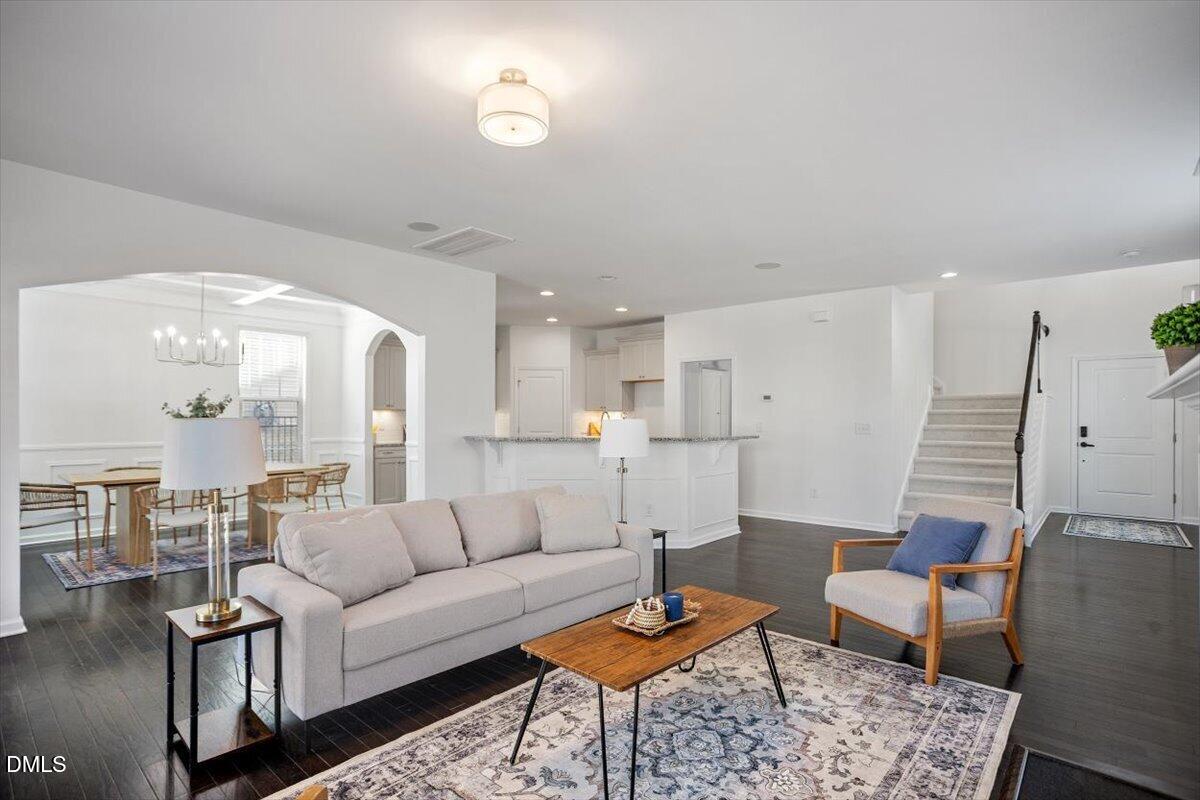 209 Maple Walk Street