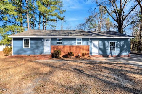 Photo of 403 Oak Street, Roanoke Rapids, NC 27870 (MLS # 10141043)