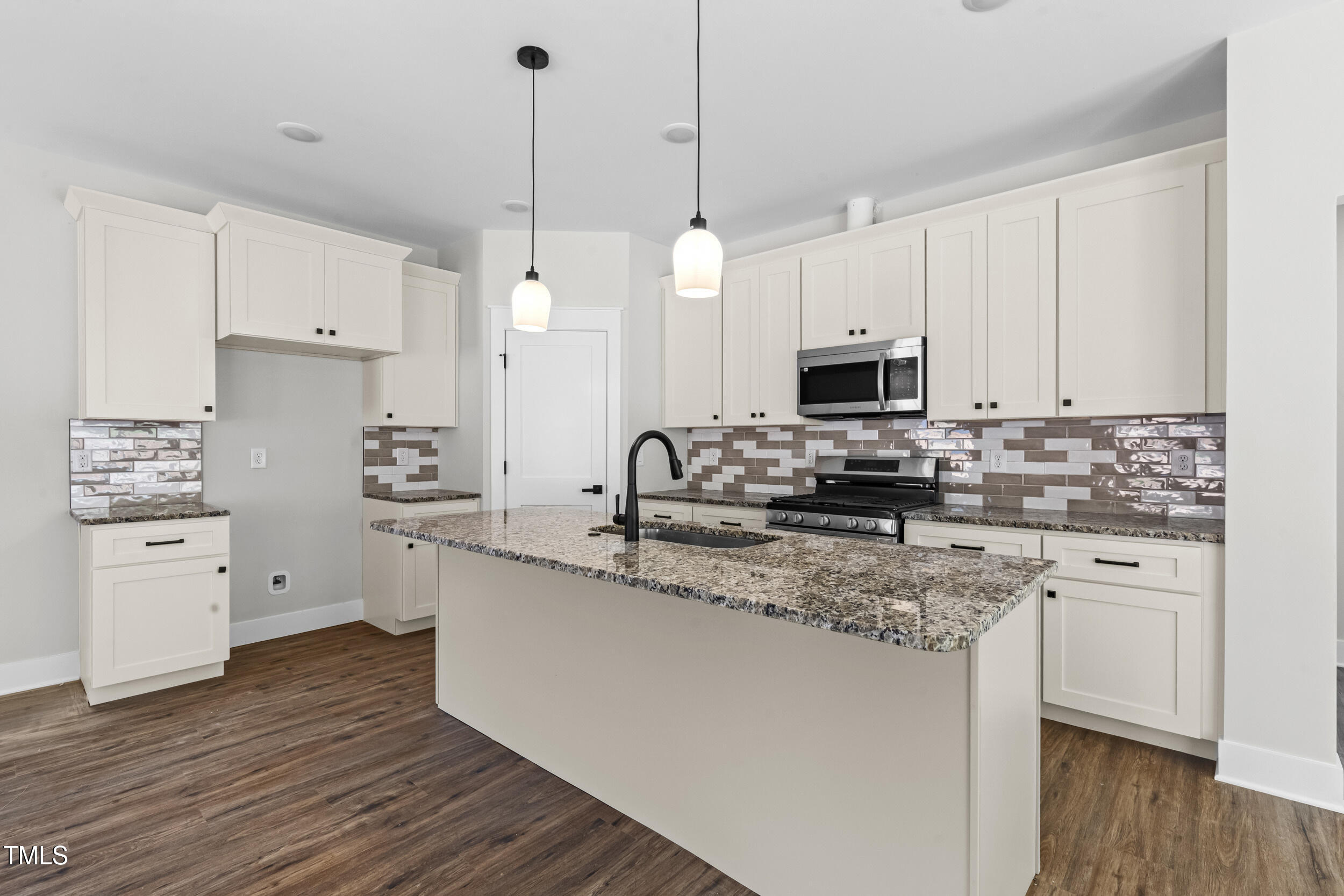 150 Vast View Way