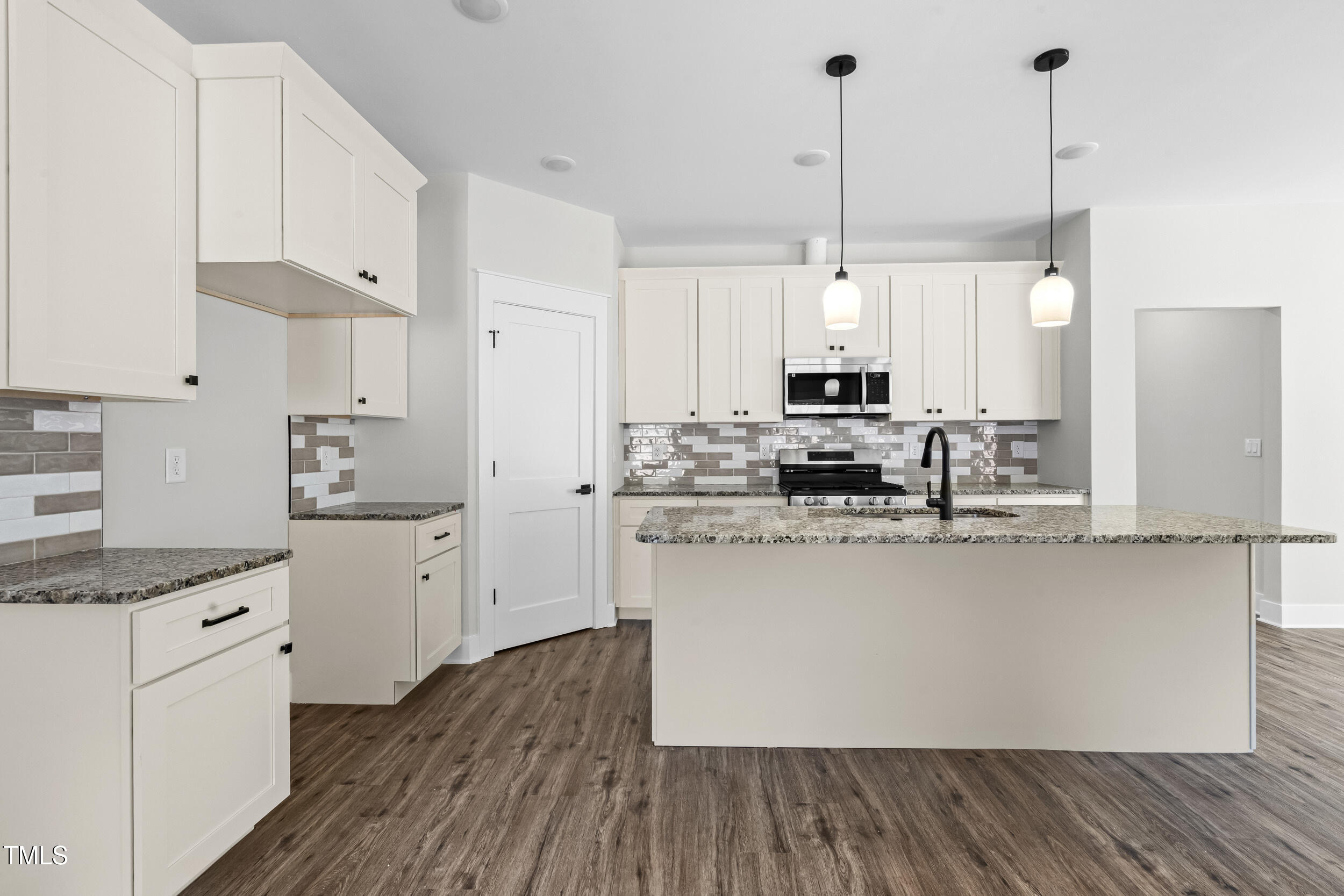 150 Vast View Way