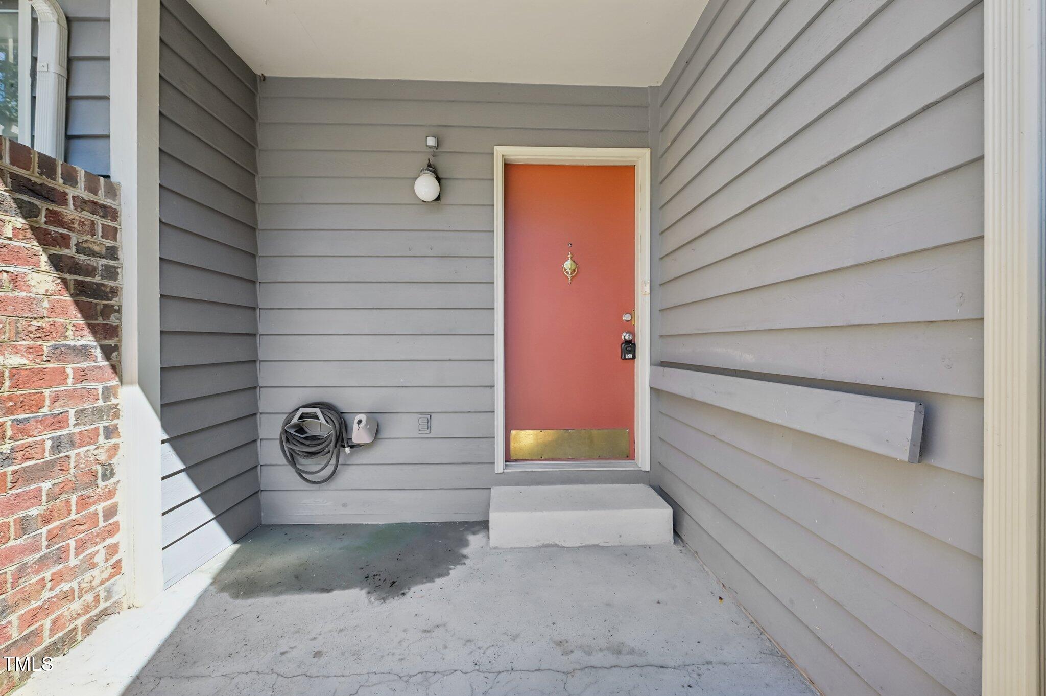 104 Woodleaf Drive