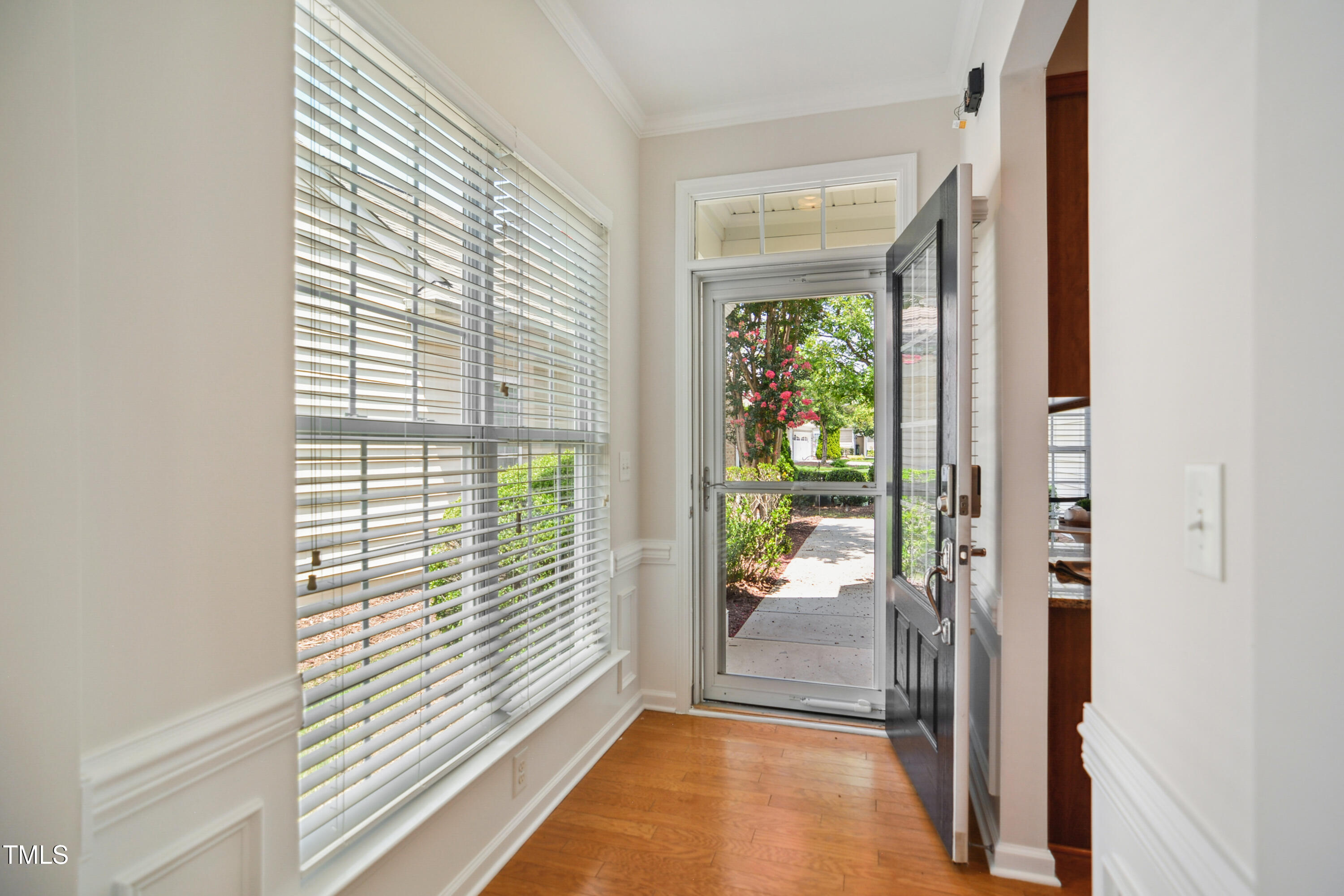 563 Tomkins Loop