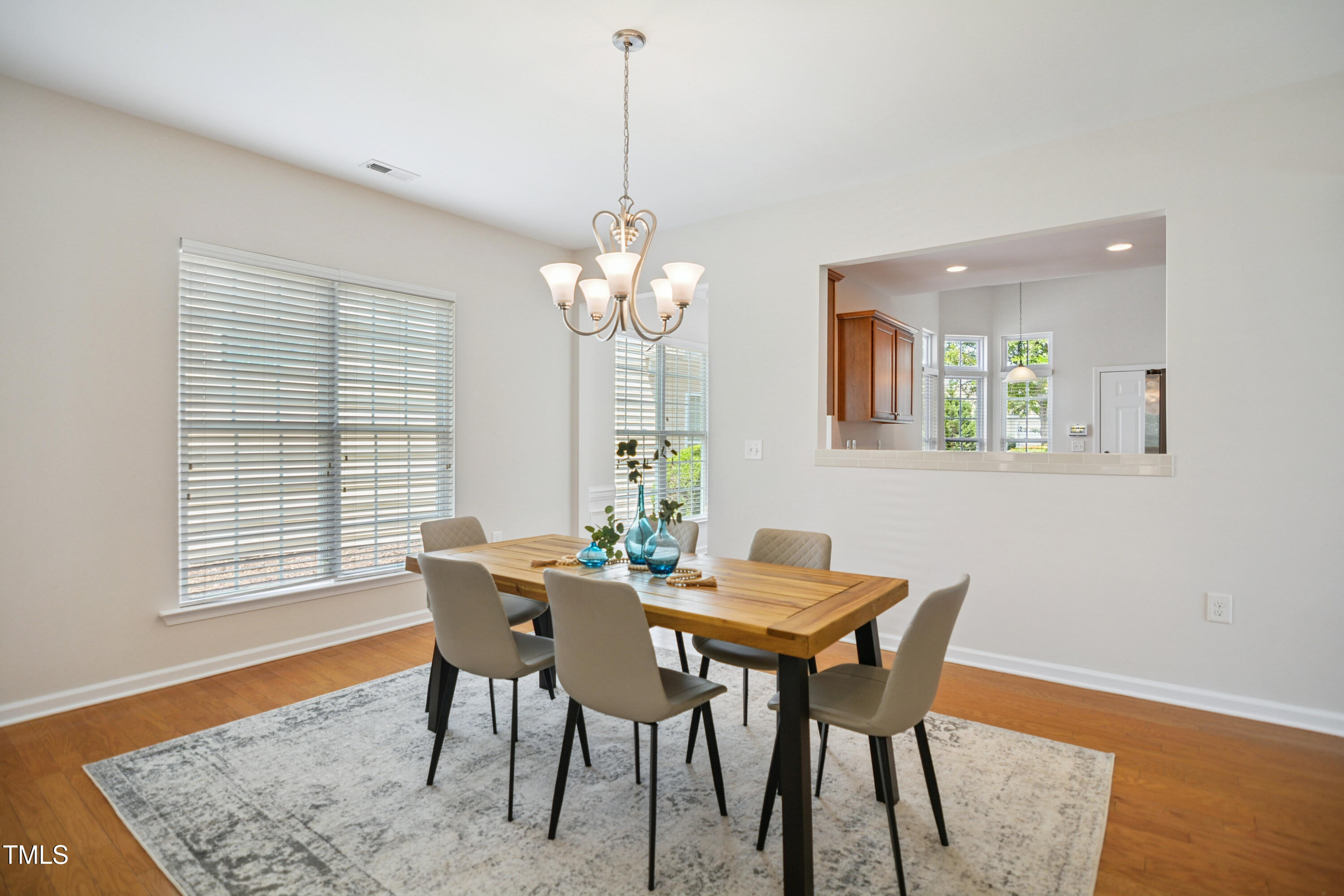 563 Tomkins Loop