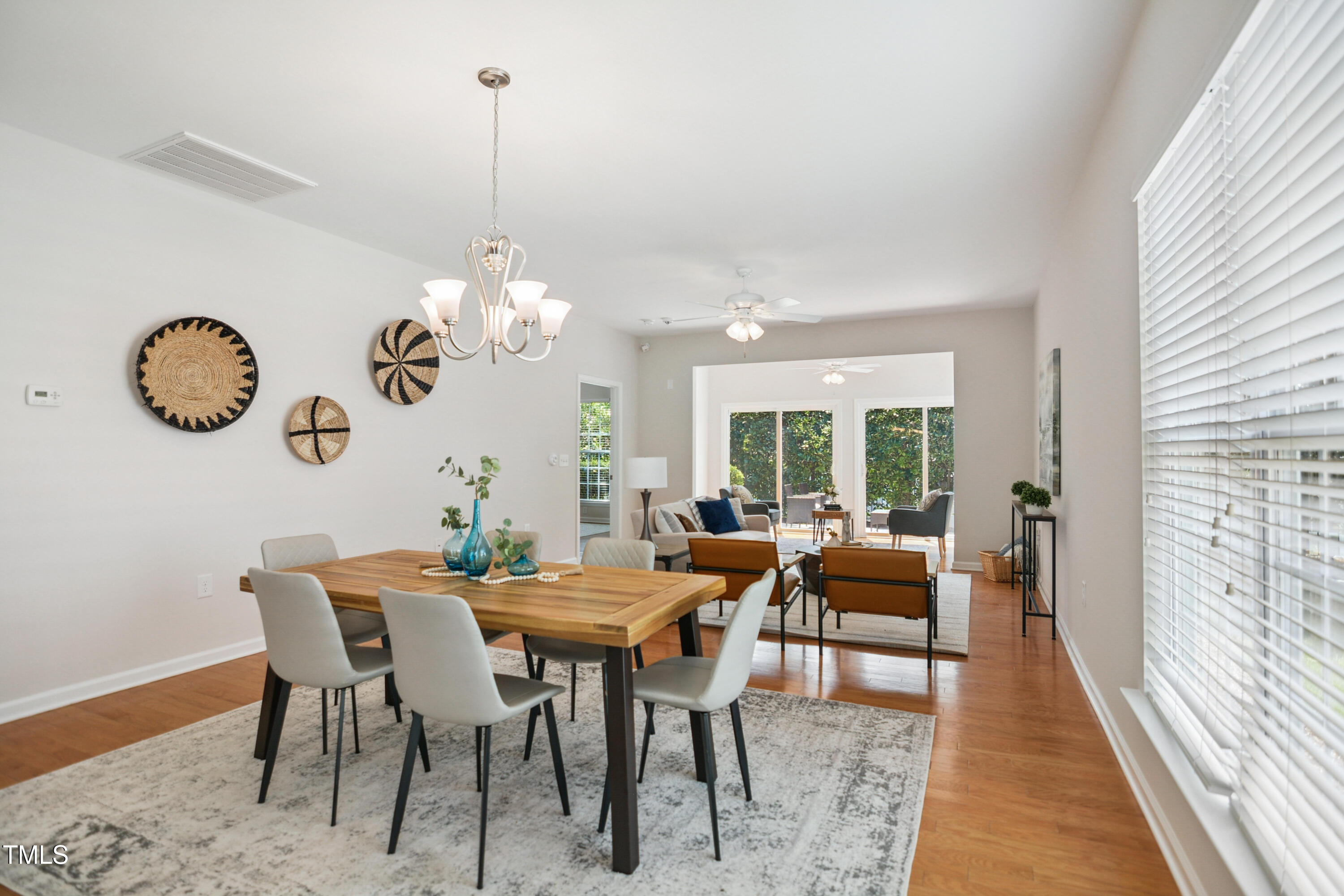 563 Tomkins Loop