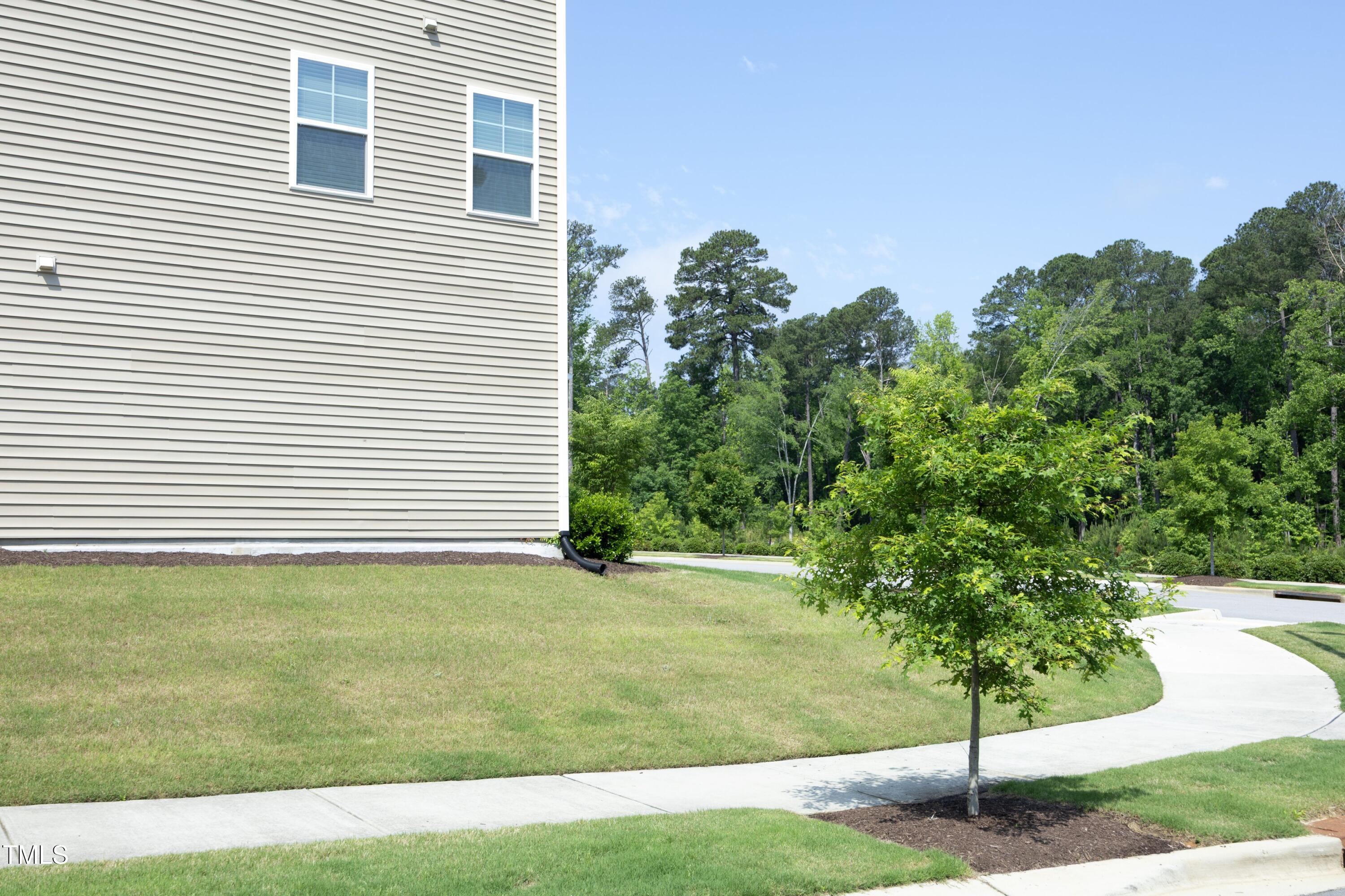 2401 Laurel Valley Way