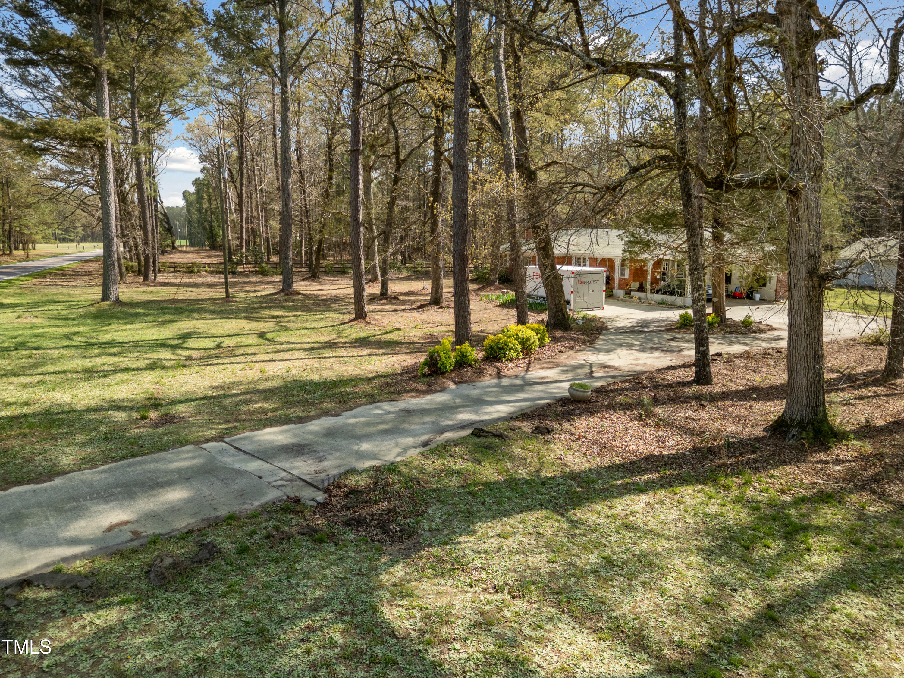 906 Perry Road