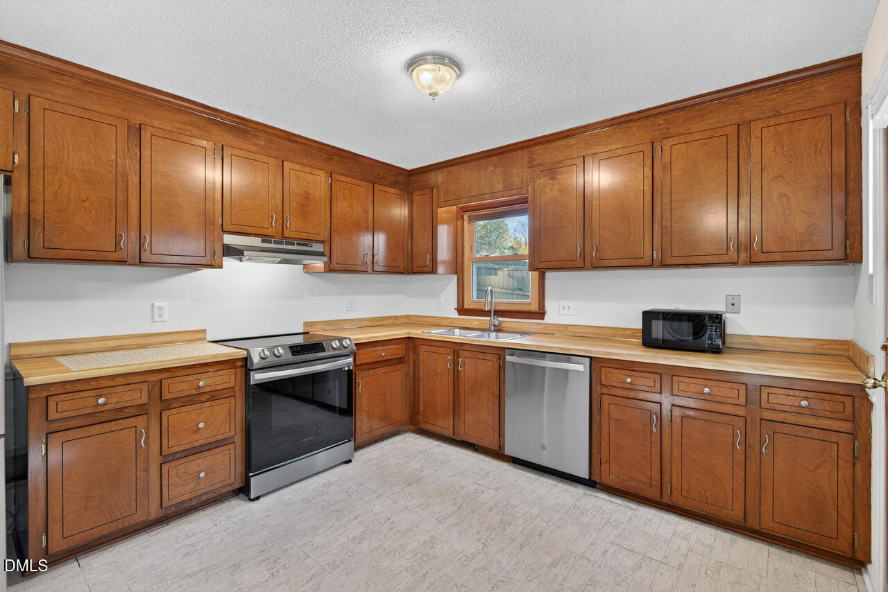 Clayton, North Carolina 27520, United States, 3 Bedrooms Bedrooms, ,2 BathroomsBathrooms,Residential,Active,248038