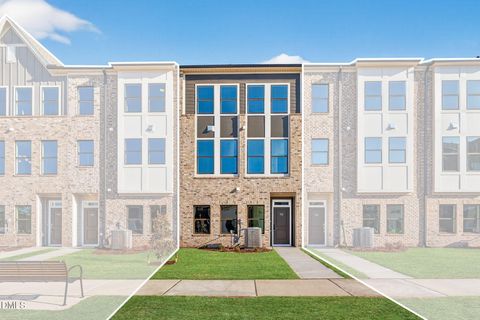 772 Ballyneal Alley Cary NC 27513