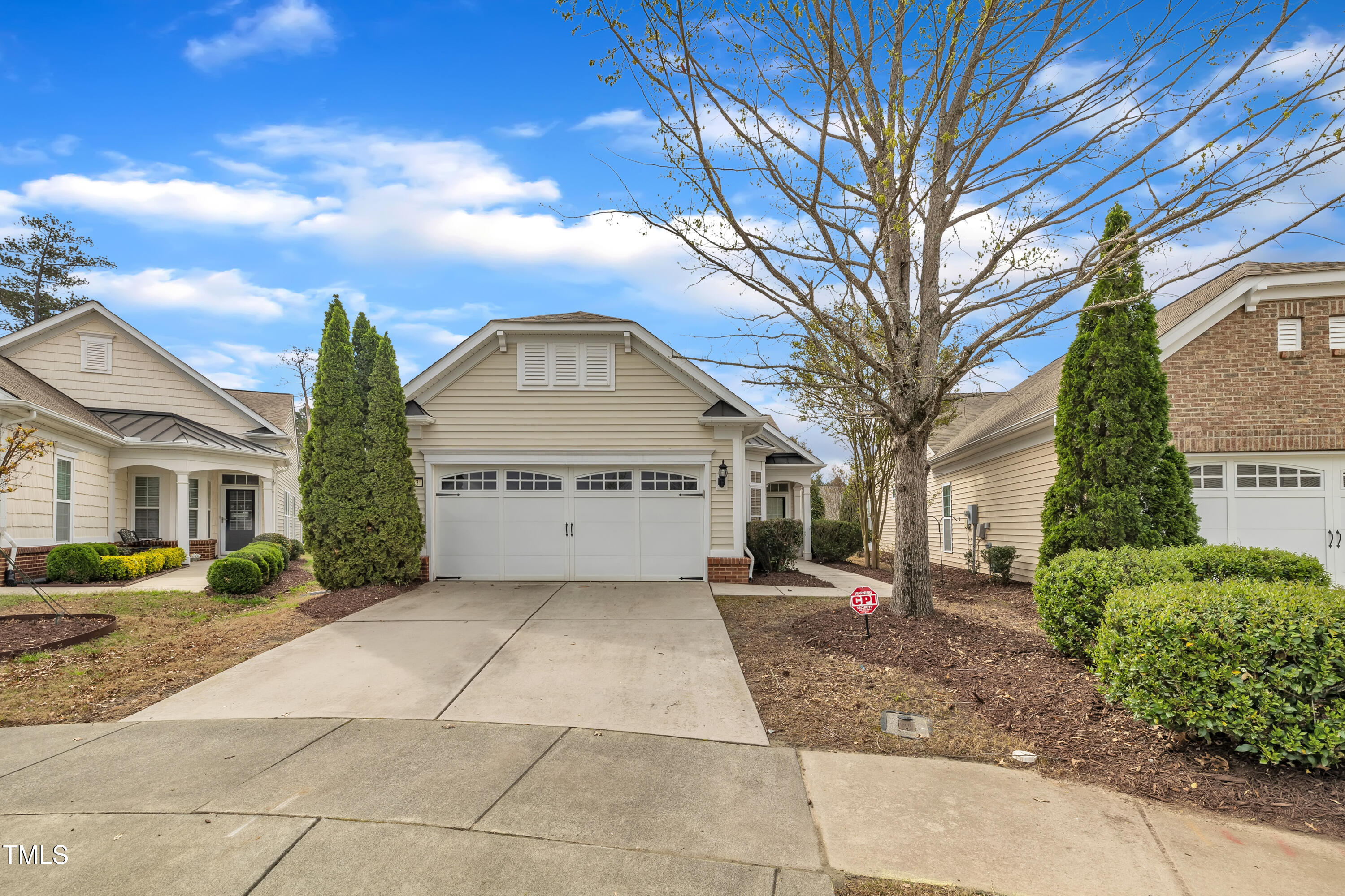 563 Tomkins Loop