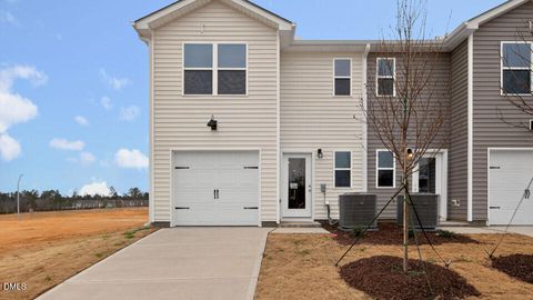31 Rusling Leaf Drive Fuquay Varina NC 27526