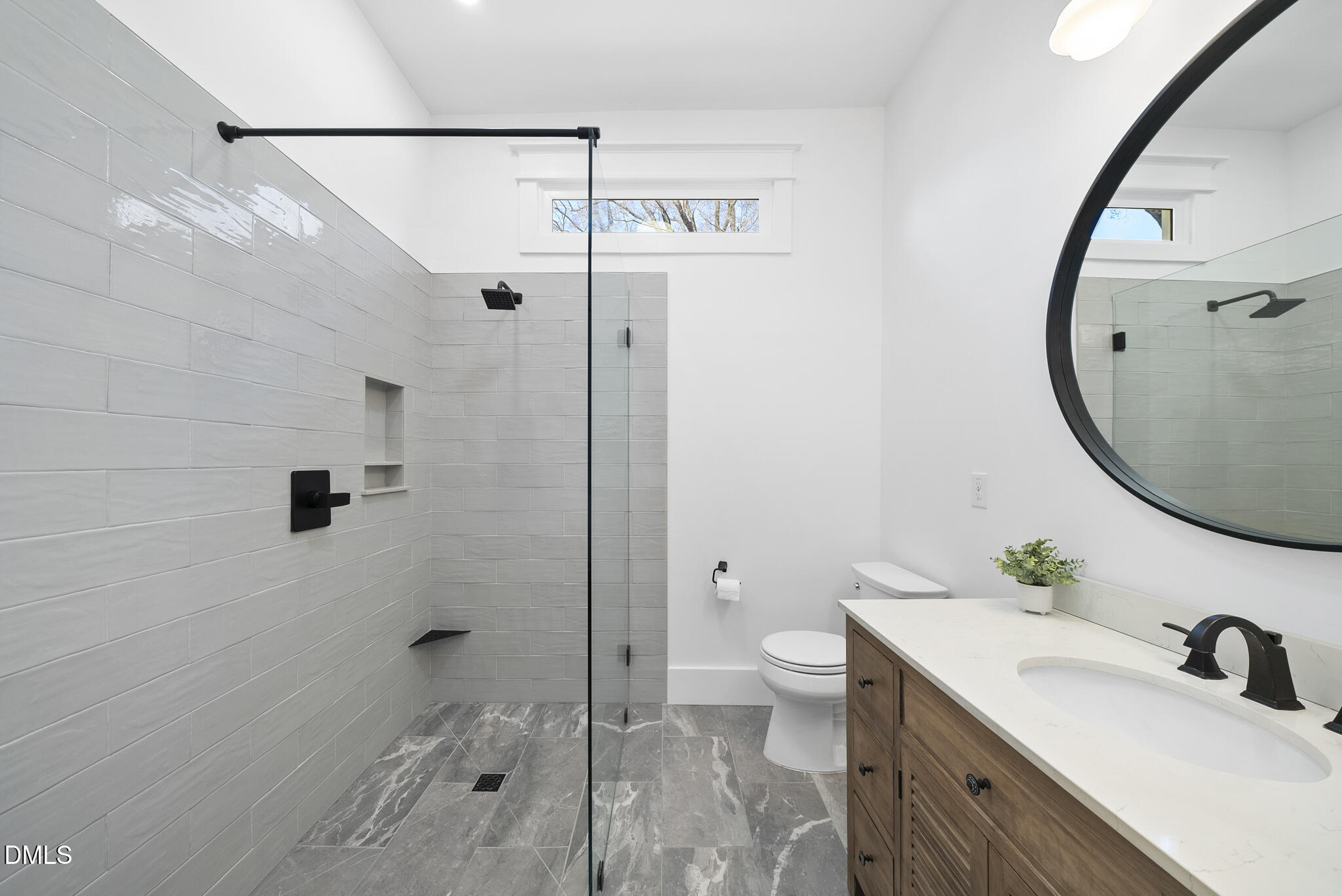 108 W Chestnut Avenue