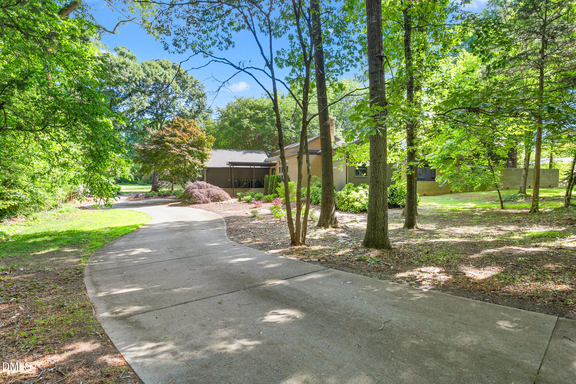 1040 Glenview Lane
