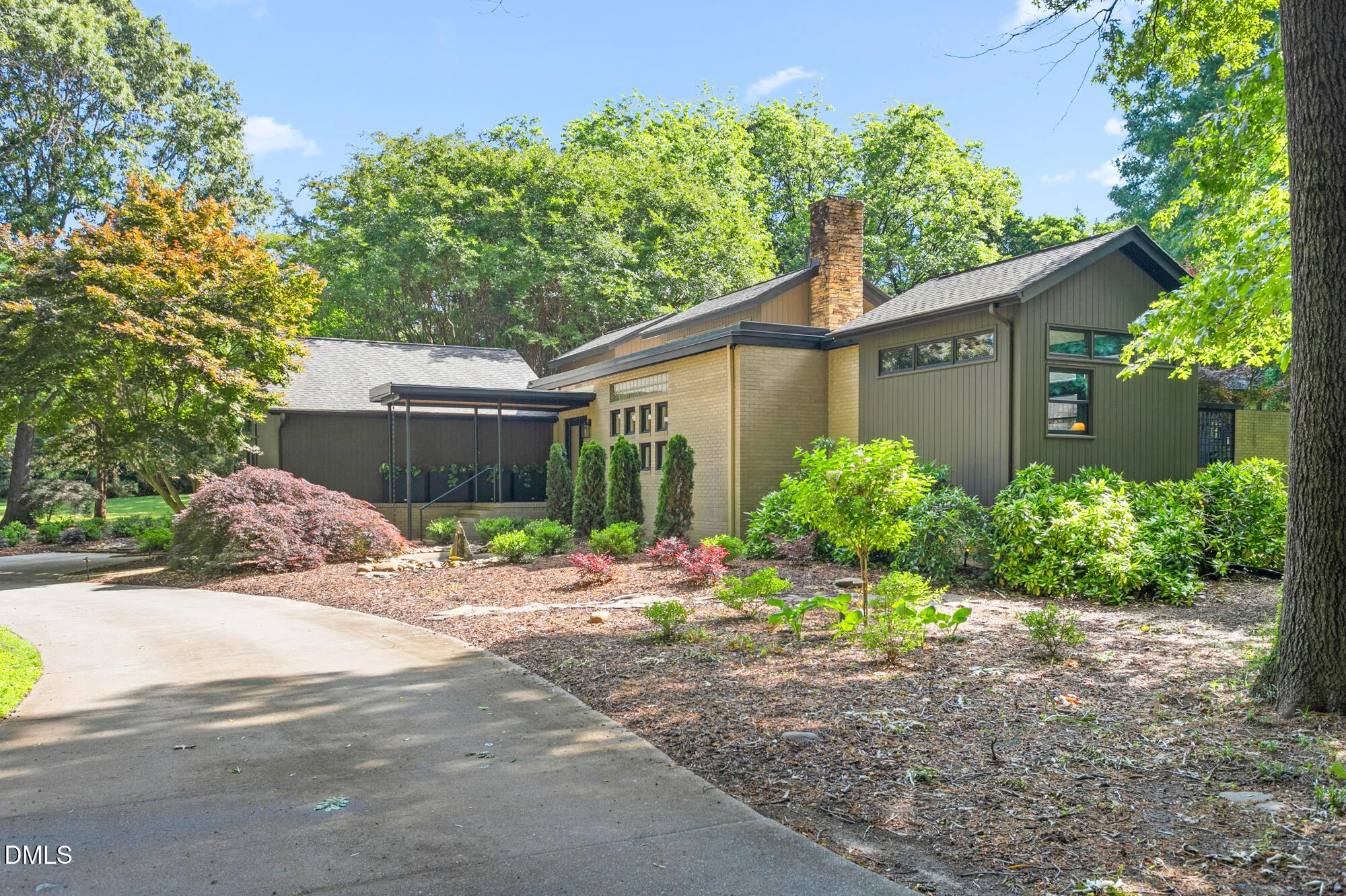 1040 Glenview Lane
