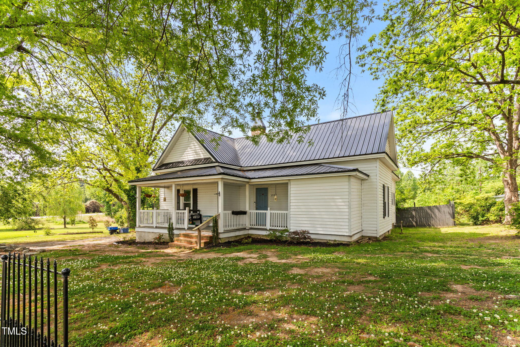 2102 Courtland Drive