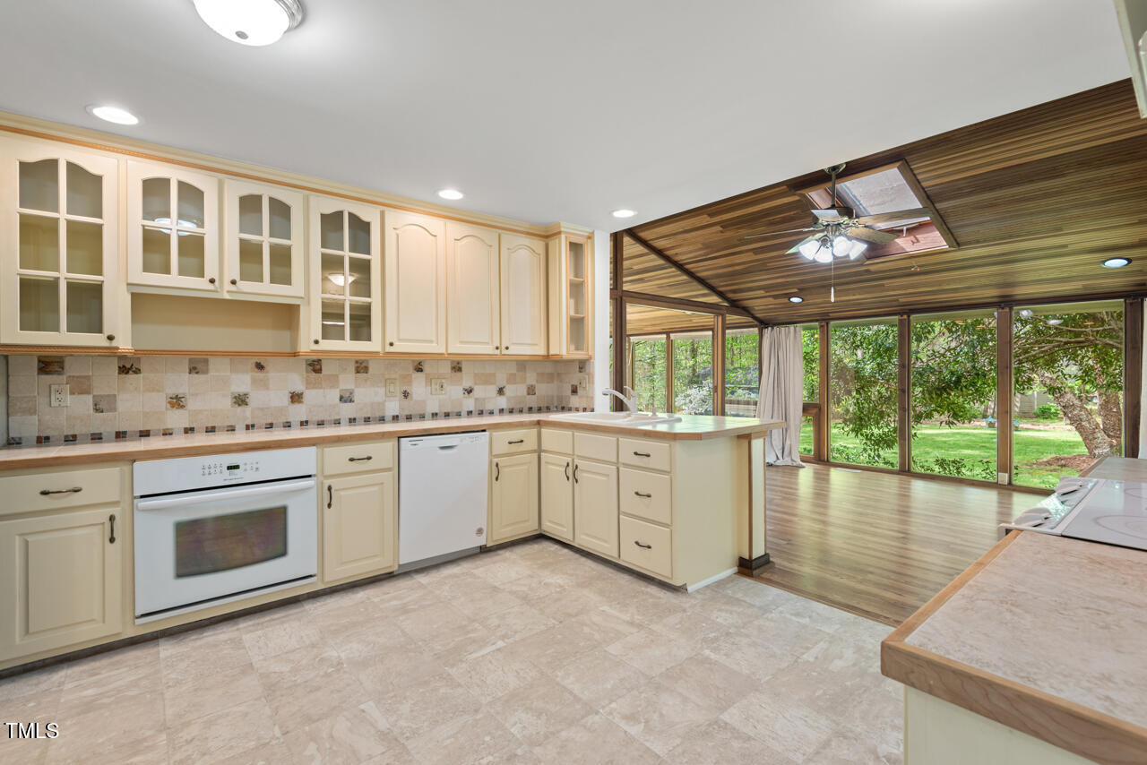 Hillsborough, North Carolina 27278, United States, 5 Bedrooms Bedrooms, ,3 BathroomsBathrooms,Residential,Active,144868