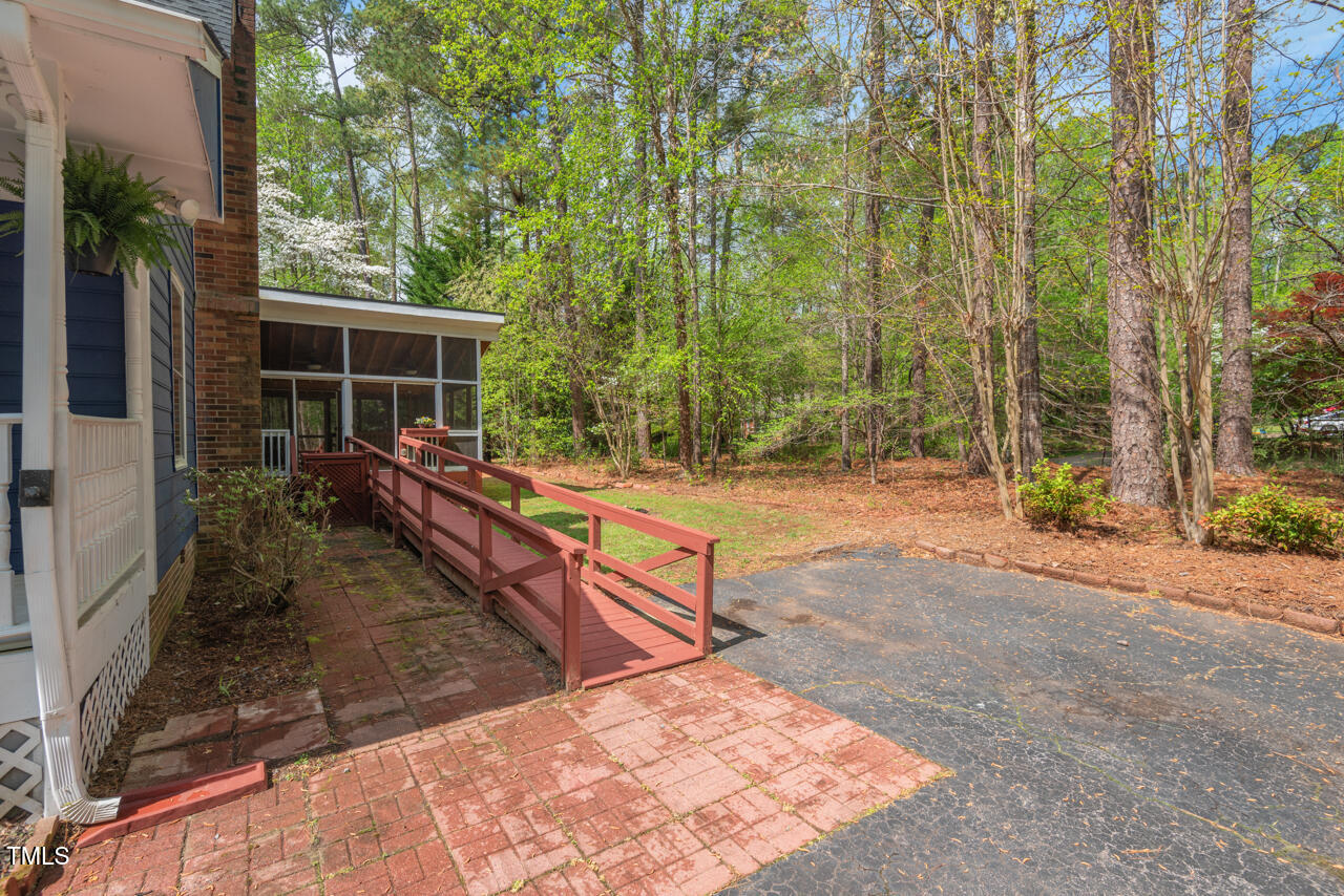 Hillsborough, North Carolina 27278, United States, 5 Bedrooms Bedrooms, ,3 BathroomsBathrooms,Residential,Active,144868