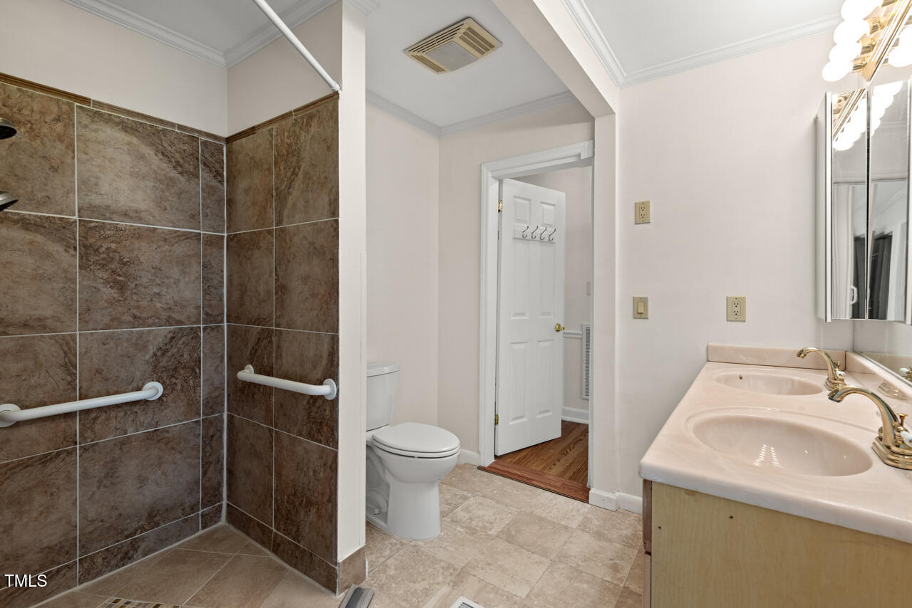 Hillsborough, North Carolina 27278, United States, 5 Bedrooms Bedrooms, ,3 BathroomsBathrooms,Residential,Active,144868