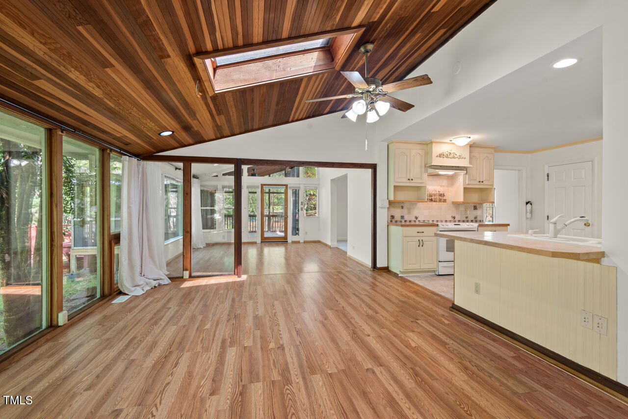 Hillsborough, North Carolina 27278, United States, 5 Bedrooms Bedrooms, ,3 BathroomsBathrooms,Residential,Active,144868