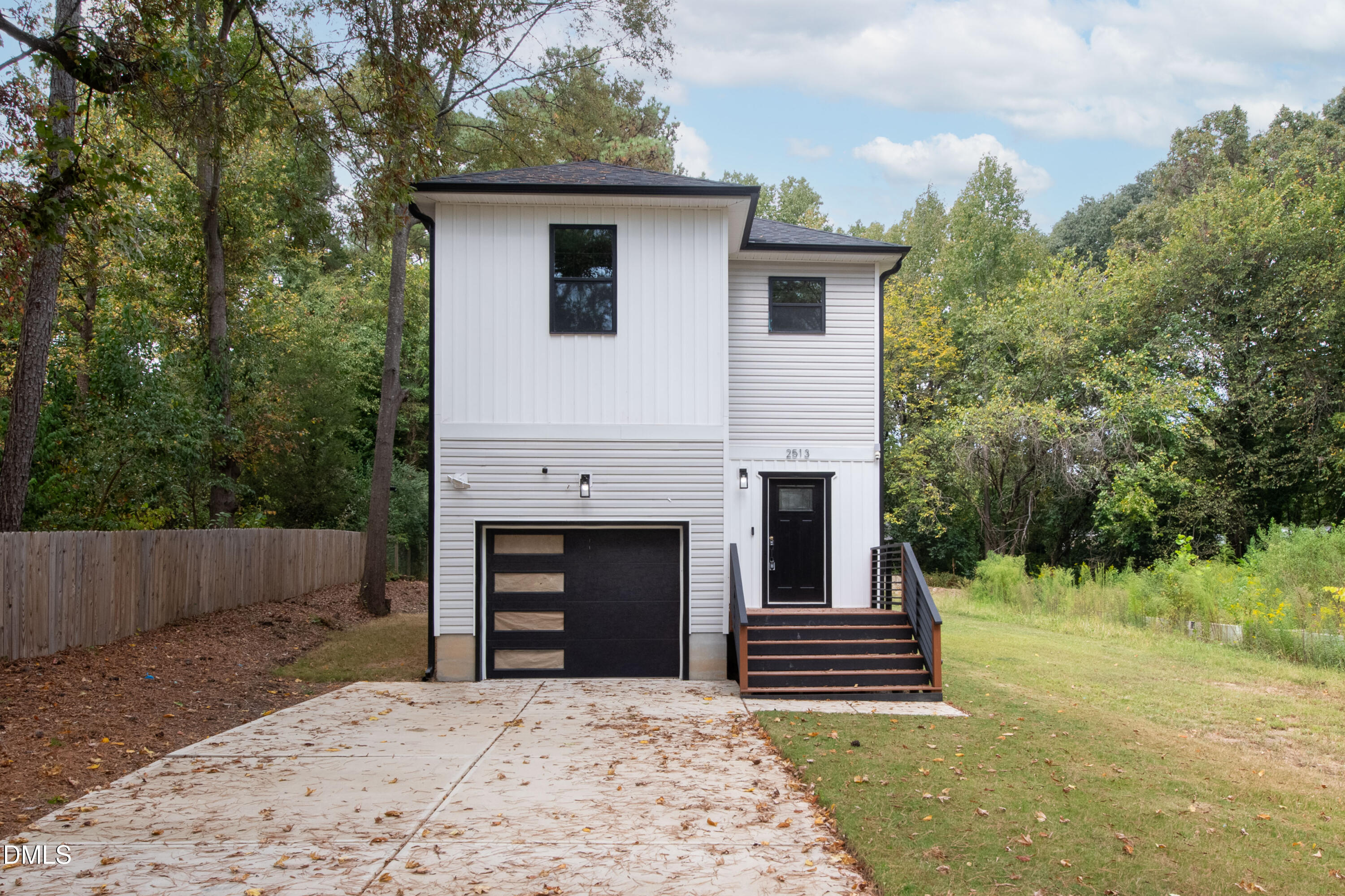 2513 Rochelle Street