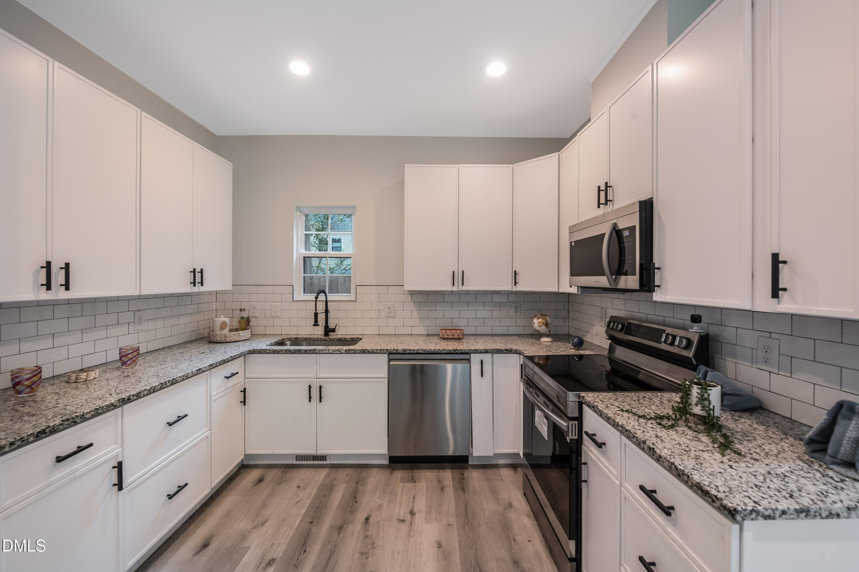 2513 Rochelle Street