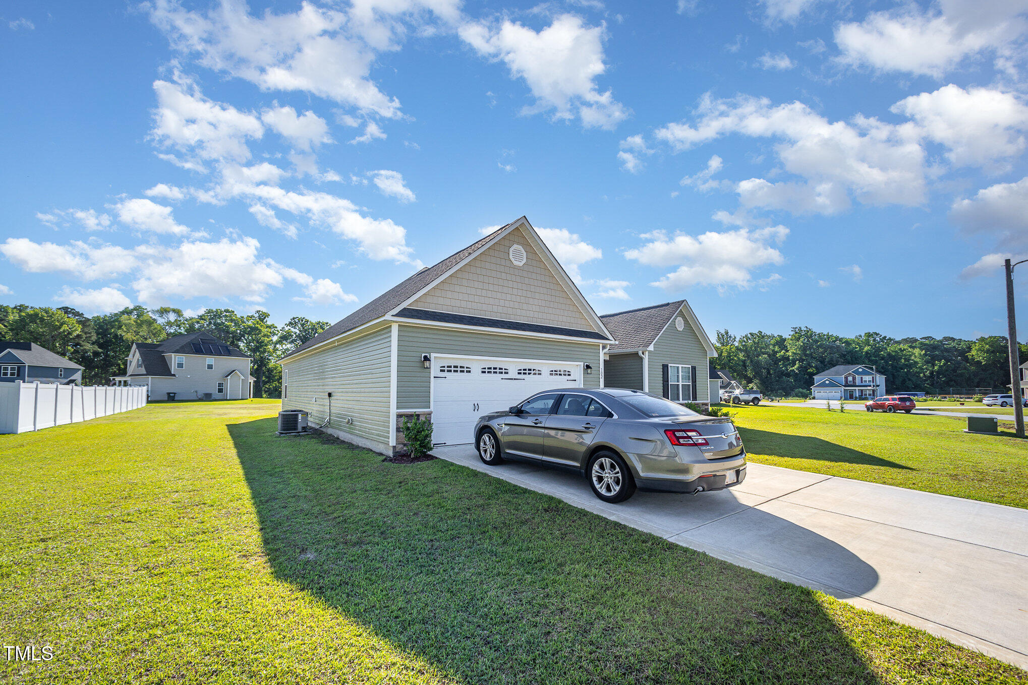 102 Gabor Lane