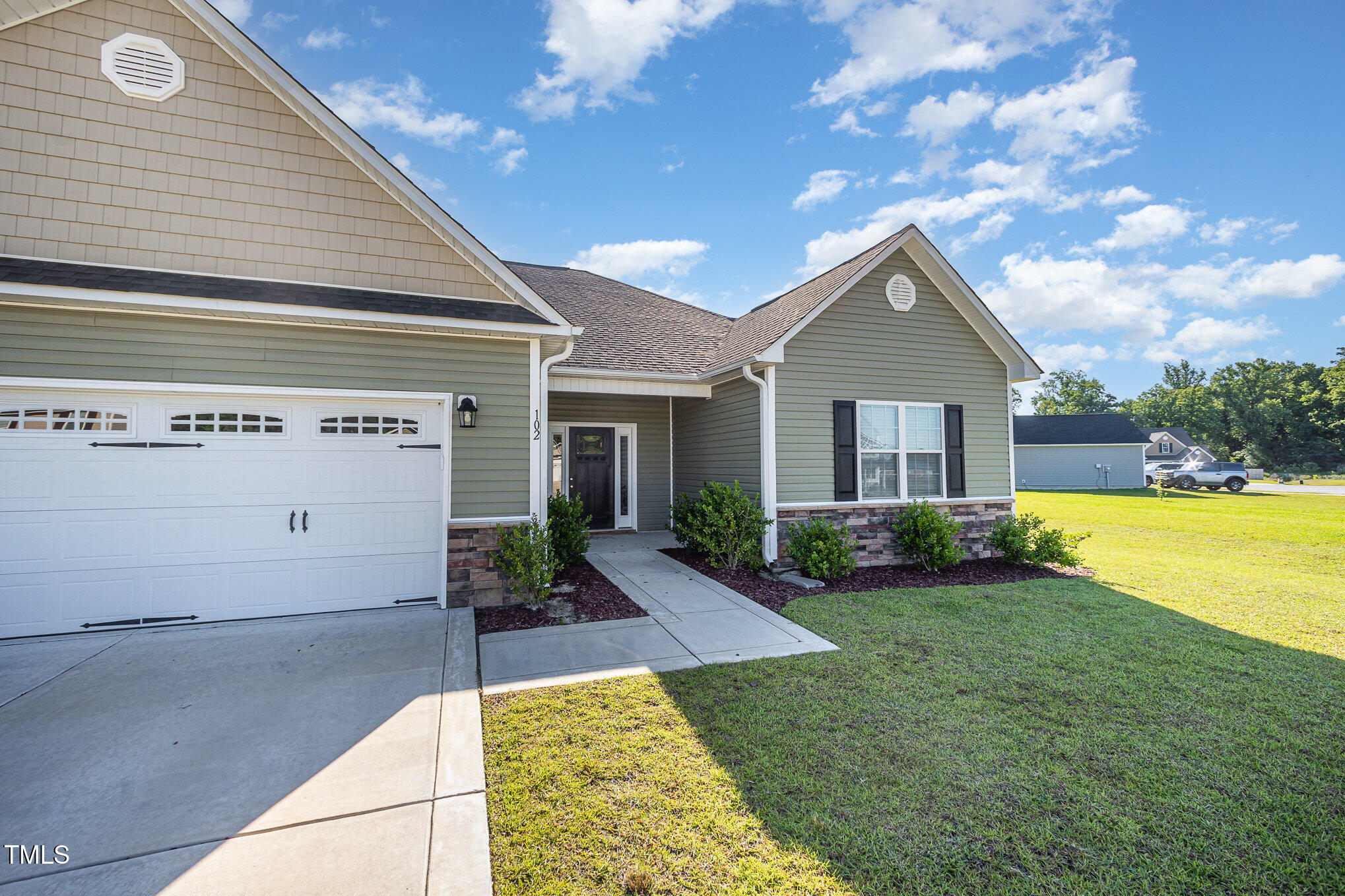 102 Gabor Lane