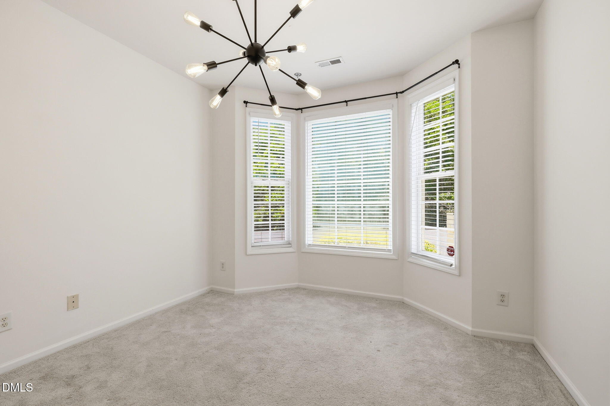 11 Signet Drive