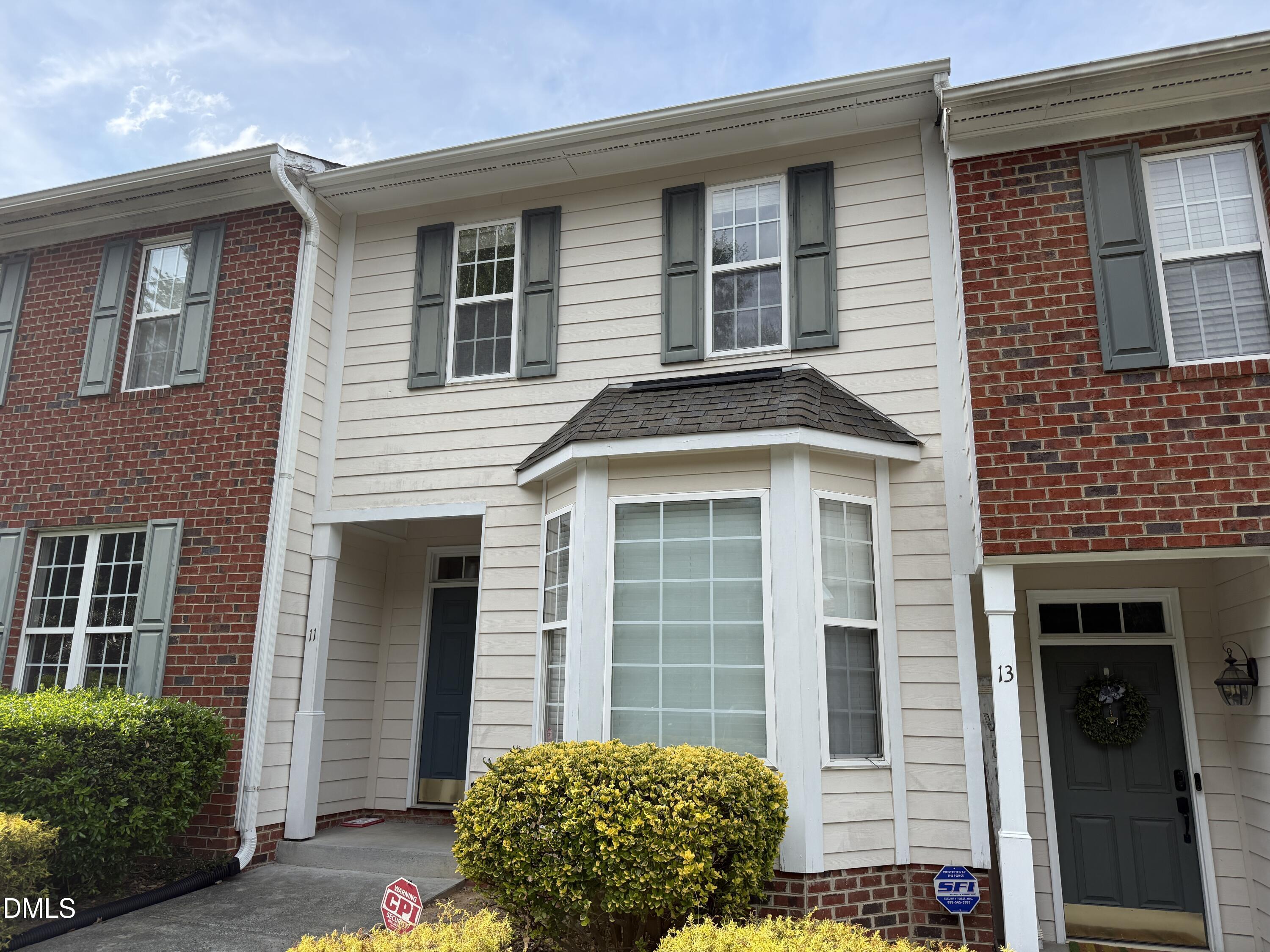 11 Signet Drive