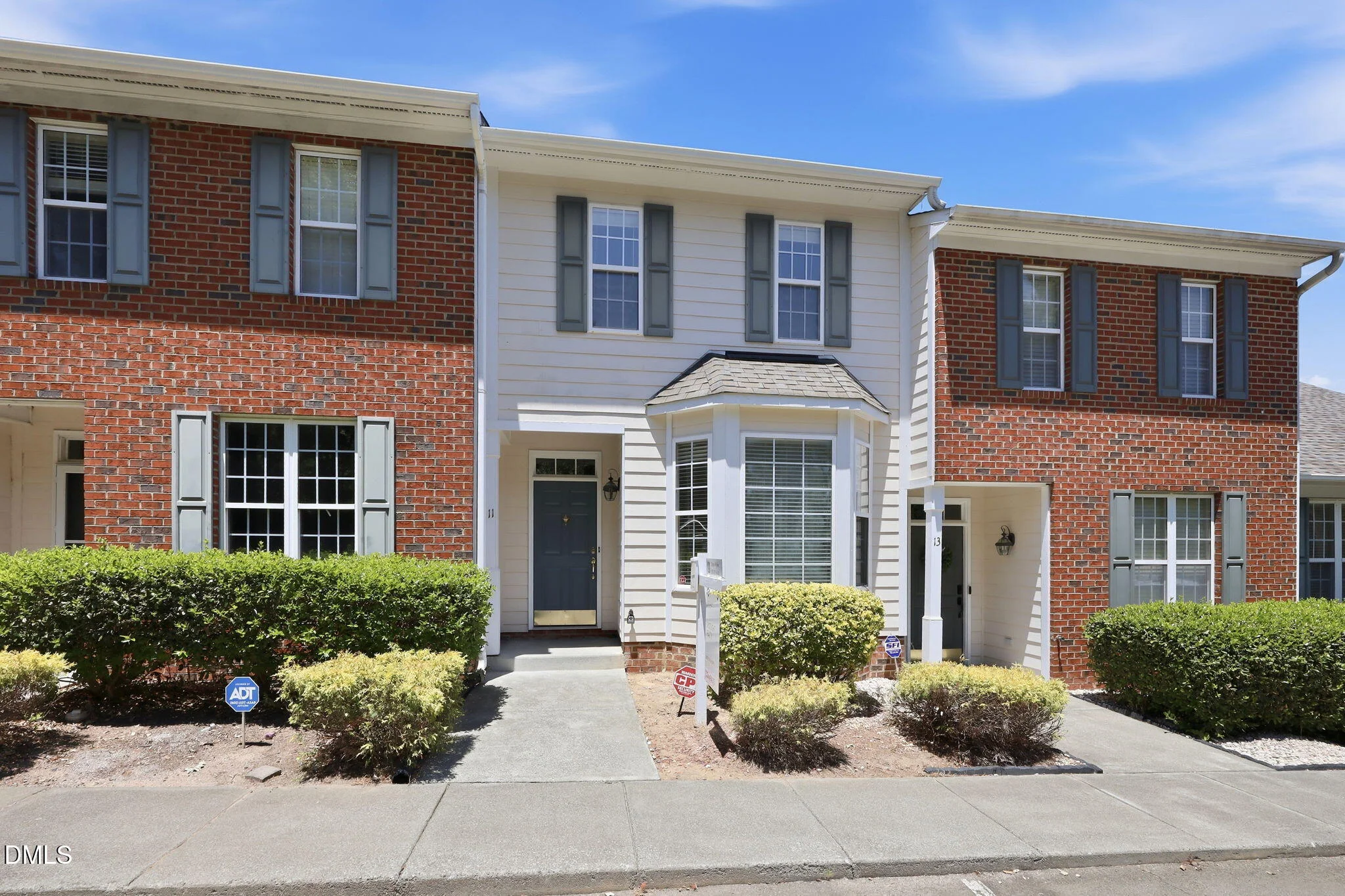 11 Signet Drive