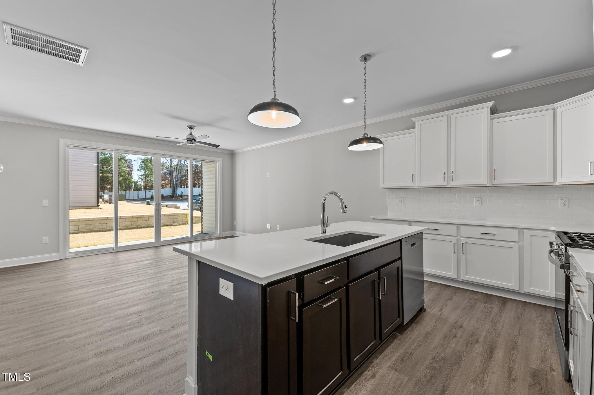 608 Marshskip Way 23