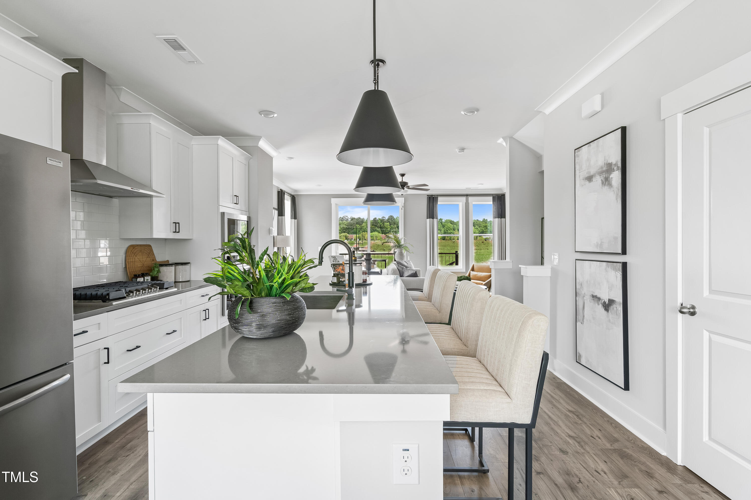 693 Bandon Alley