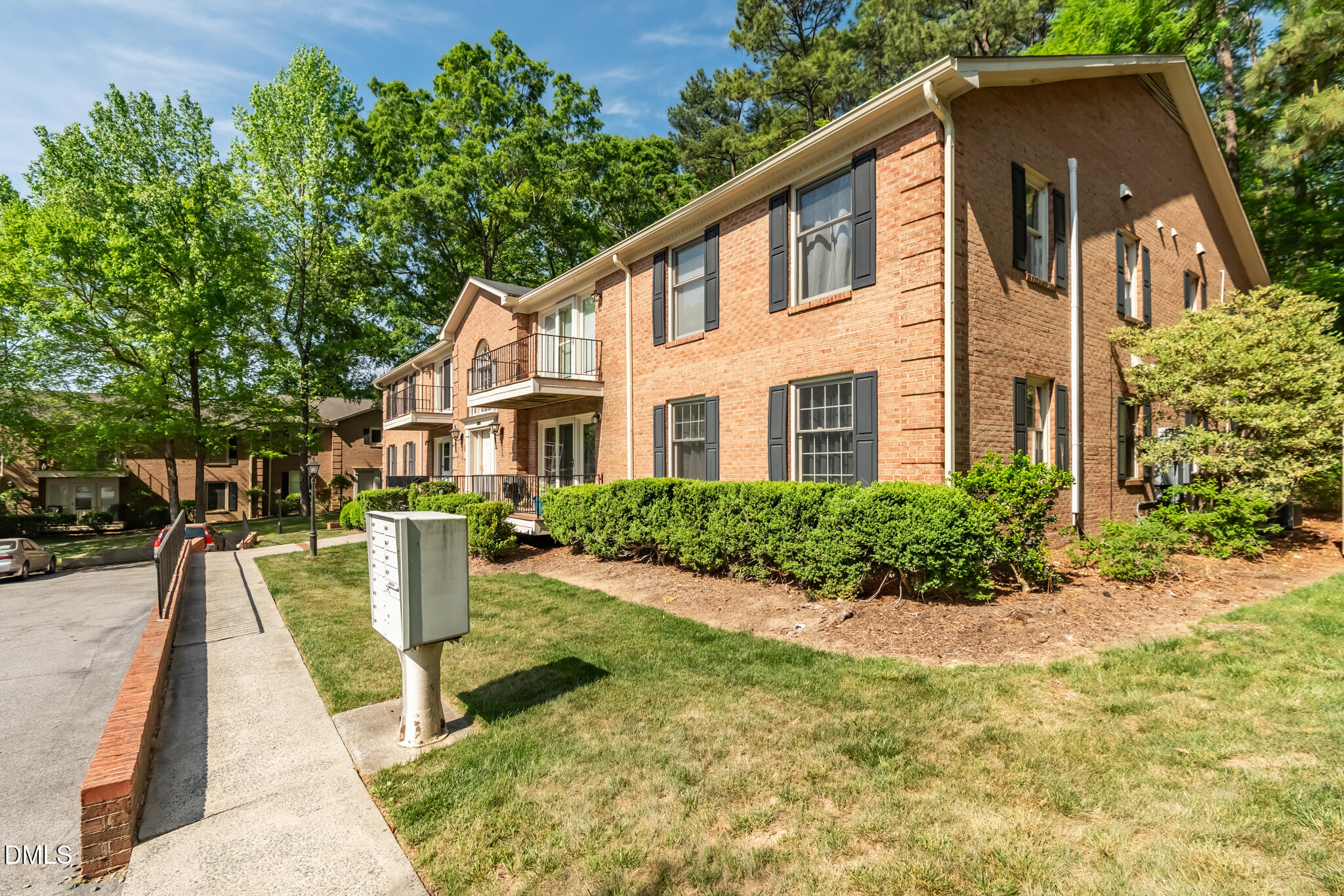 1515 E Franklin Street 13