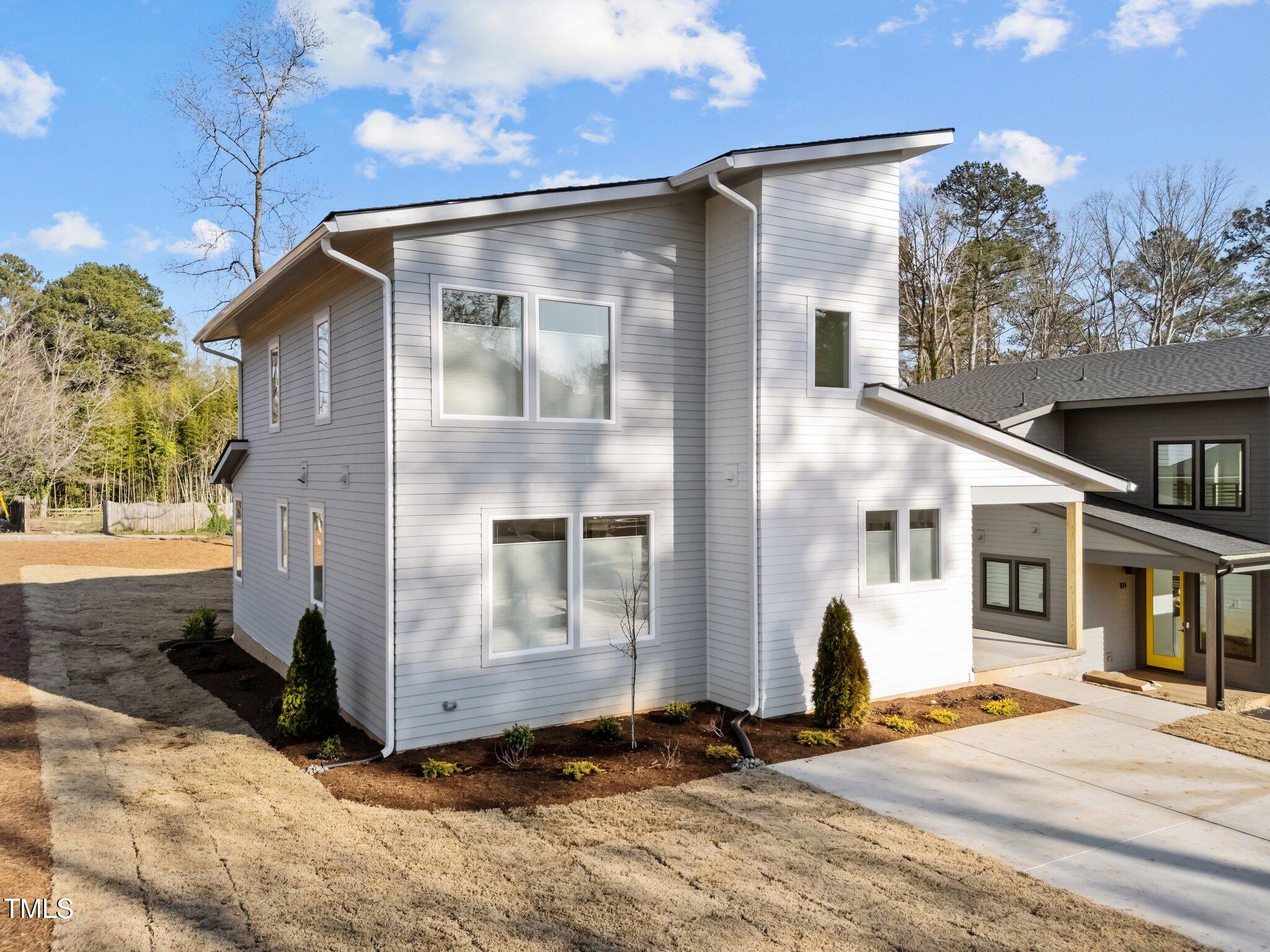 100 Farris Court