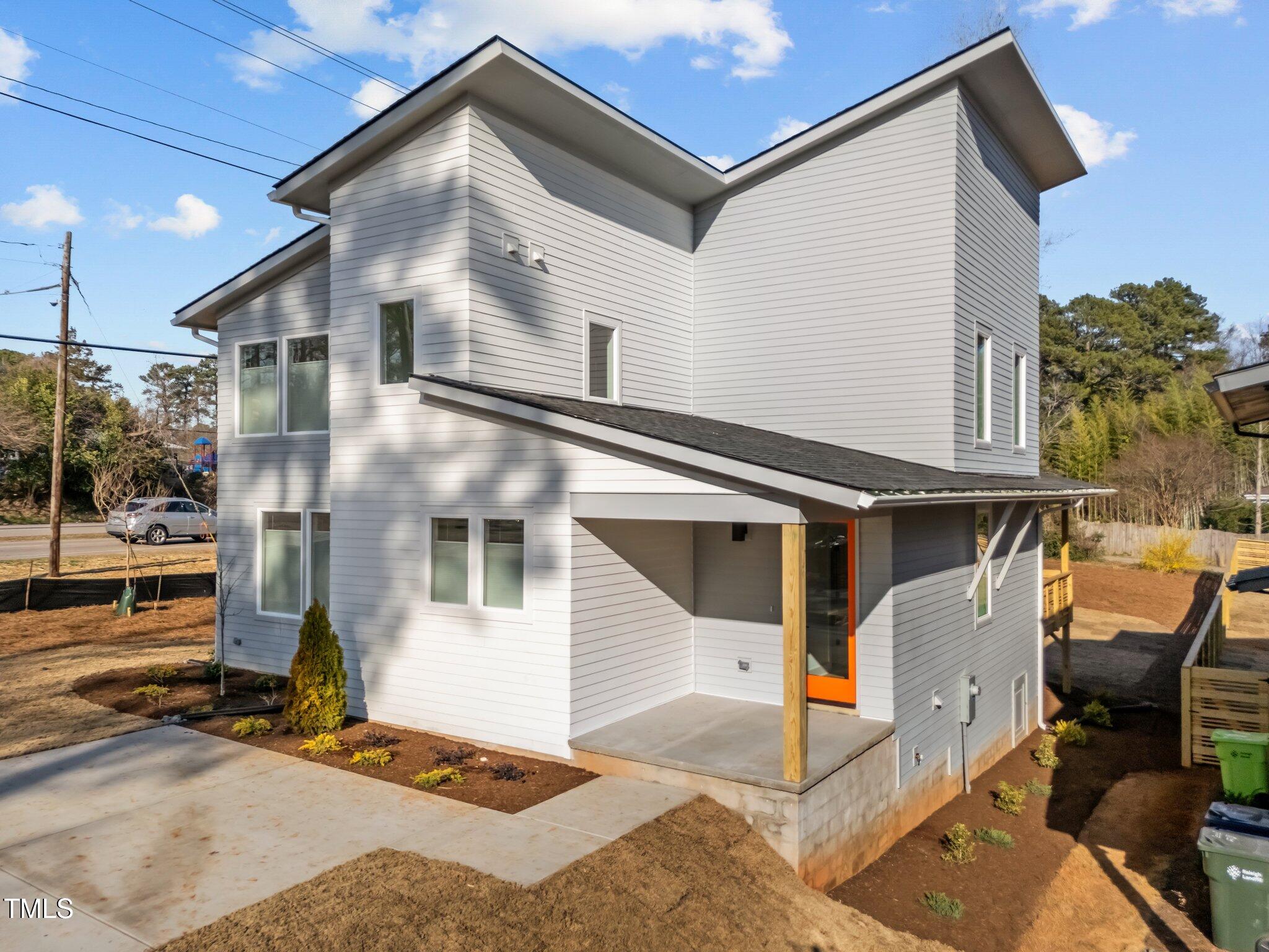 100 Farris Court